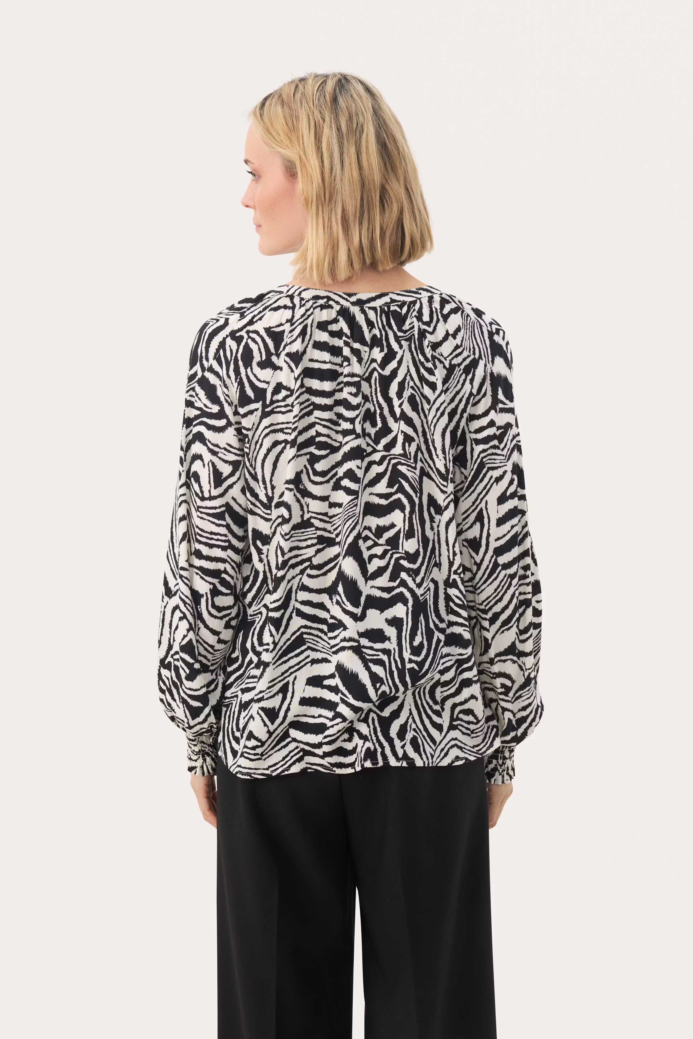 TenniePW Blouse LOOKBOOK BACK 30309550-304011