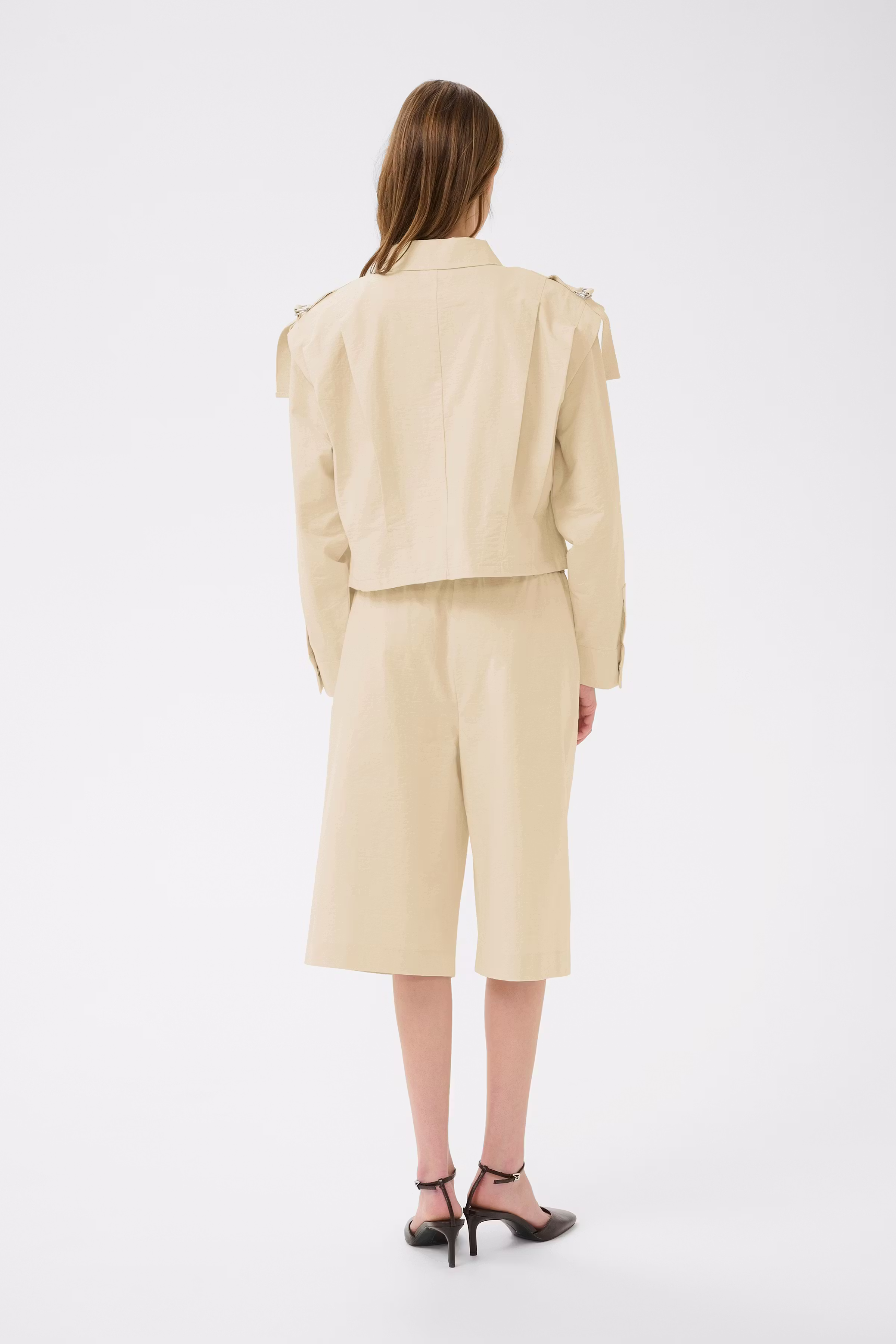 KBFalka Shorts LOOKBOOK BACK 10105929-110103