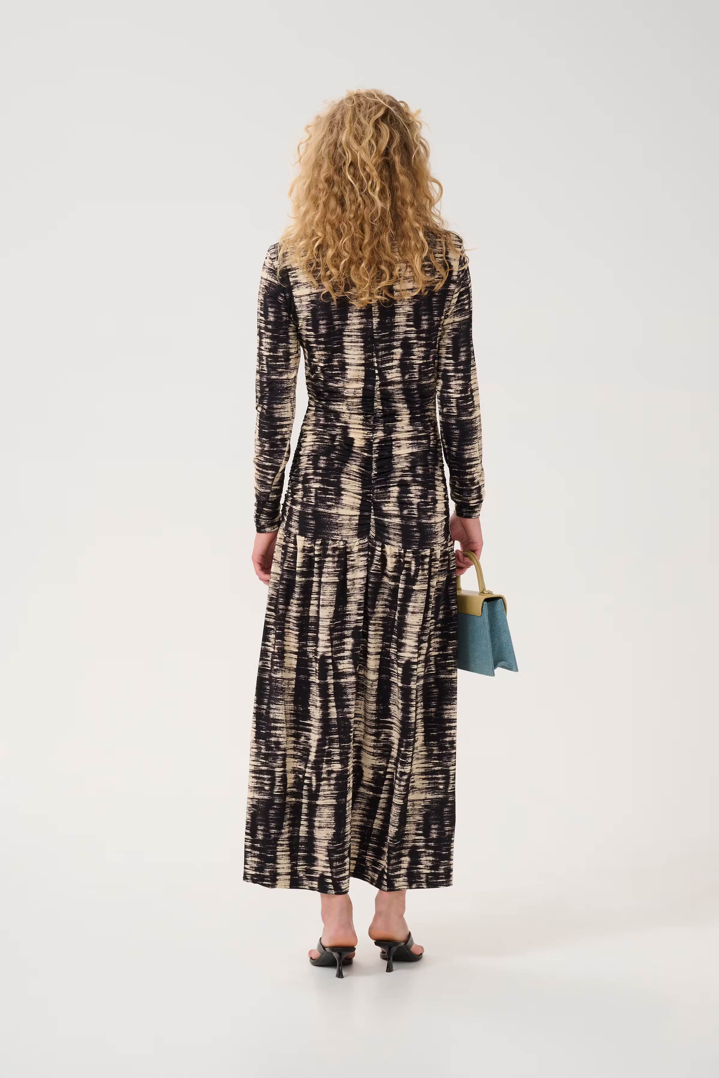 GZemilia Kjole LOOKBOOK BACK 10909962-107275