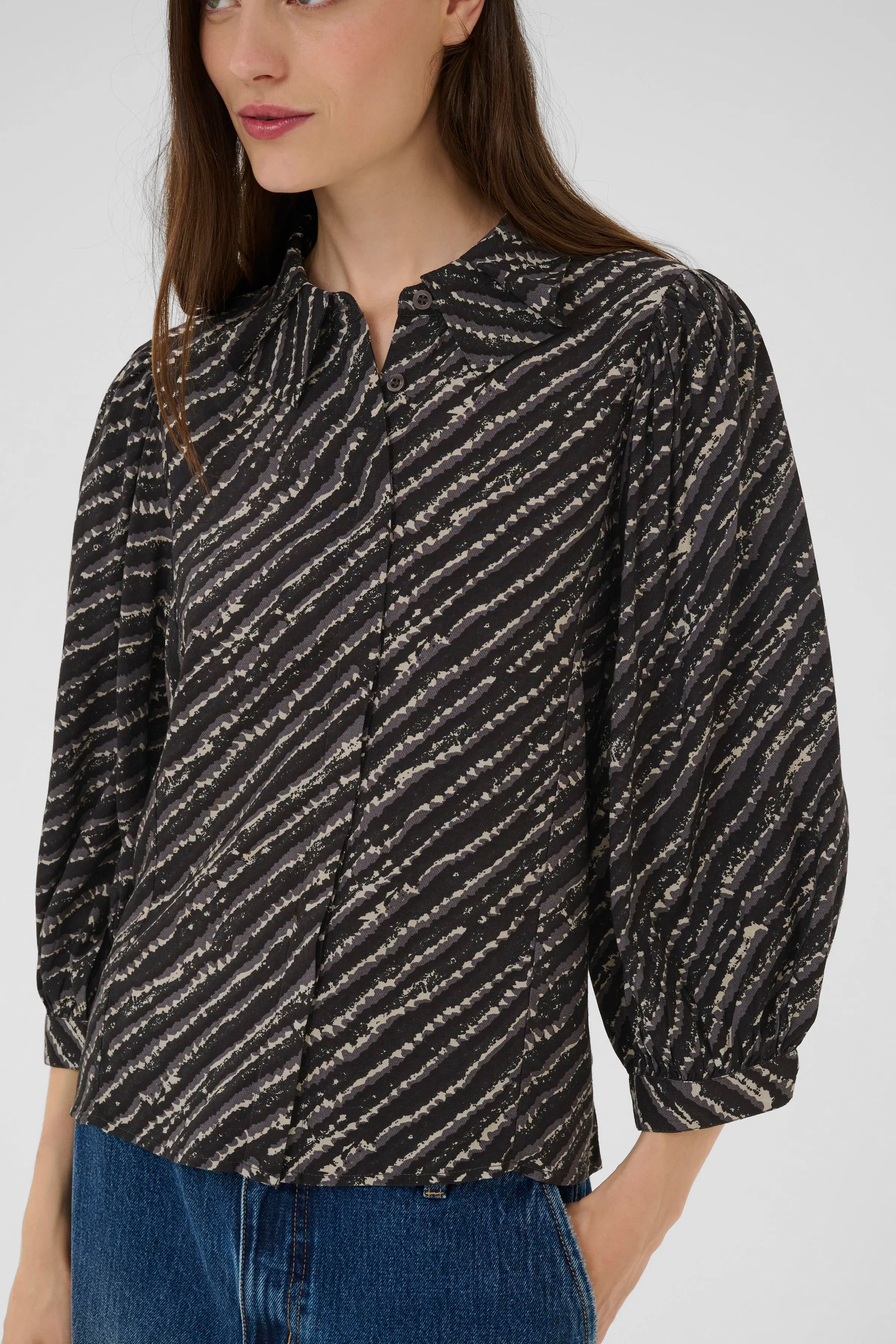 KBDavina Blouse LOOKBOOK DETAIL 10105784-108912