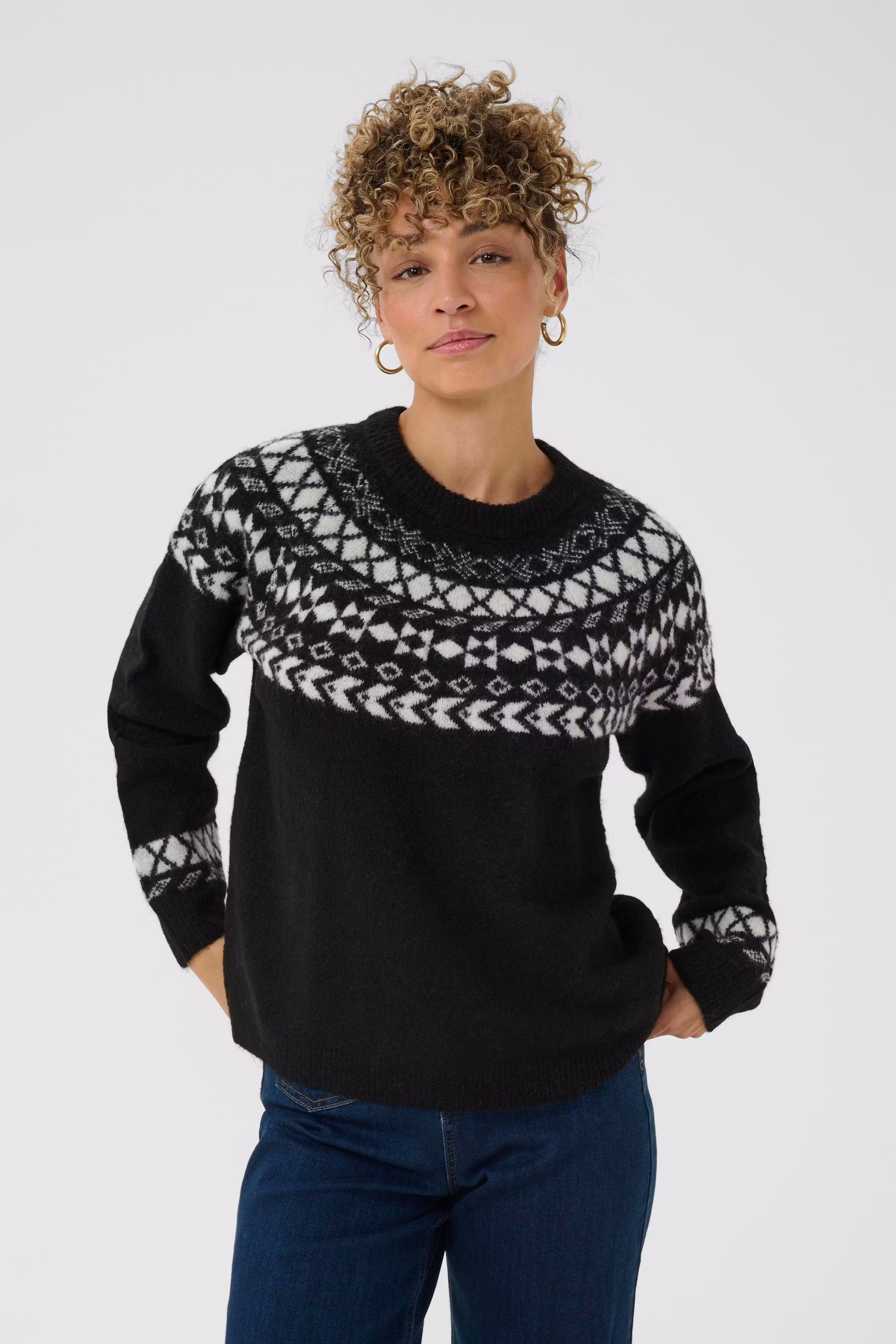 CRCherrie Pullover LOOKBOOK FRONT 10612842-109205