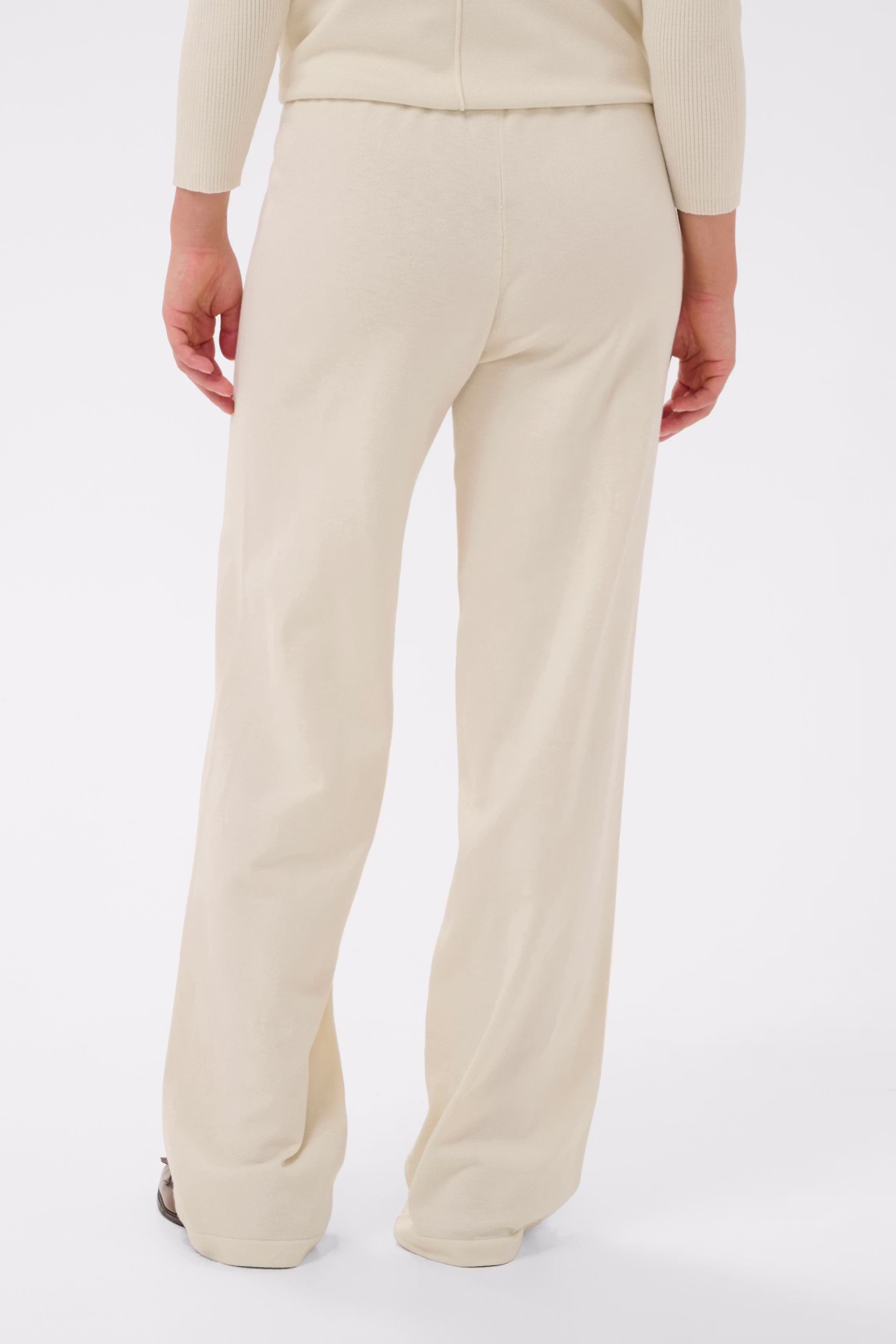 MilaSZ Hose LOOKBOOK BACK 30511095-1207031