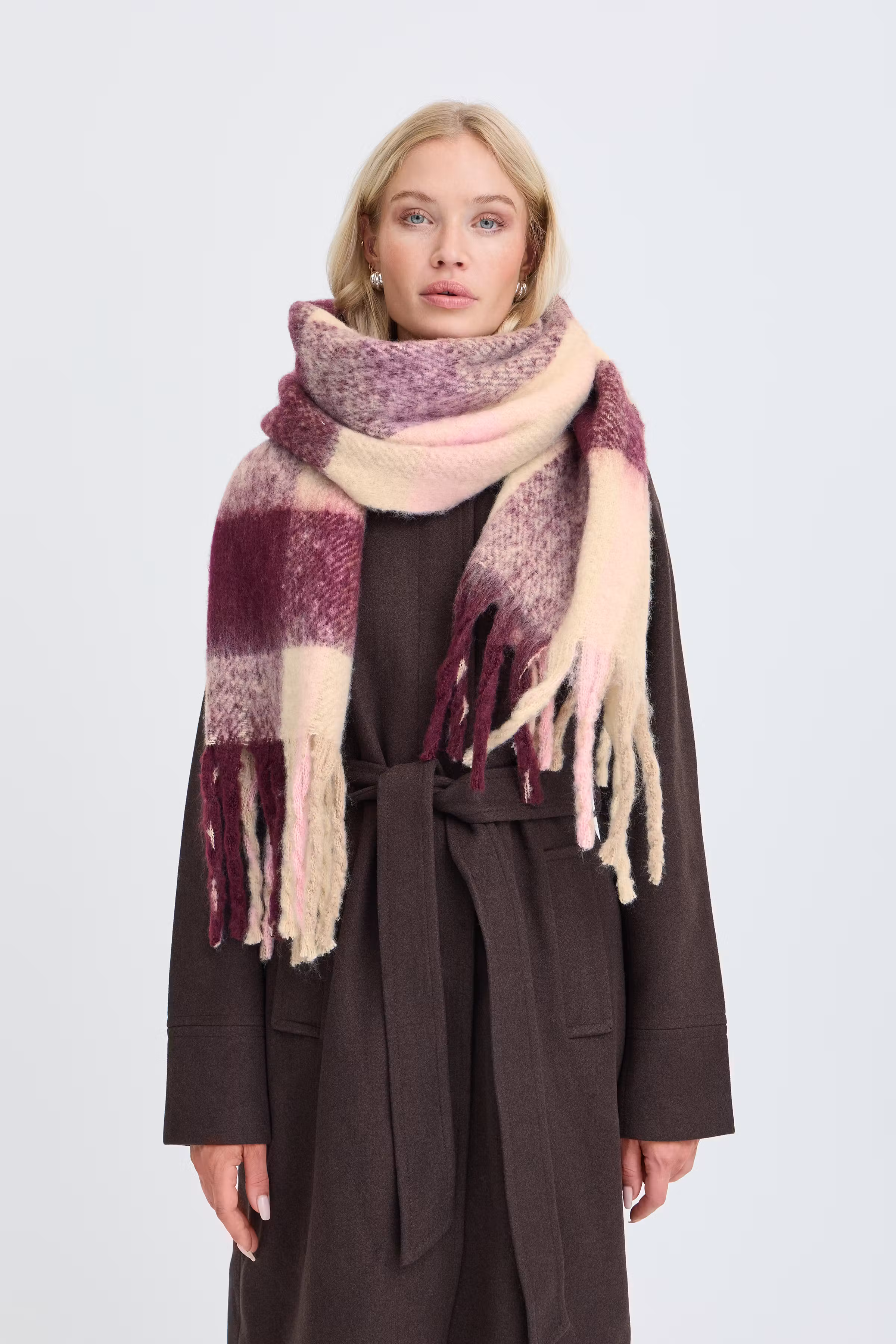 BYWIBKE Skjerf LOOKBOOK FRONT 20819321-900010751