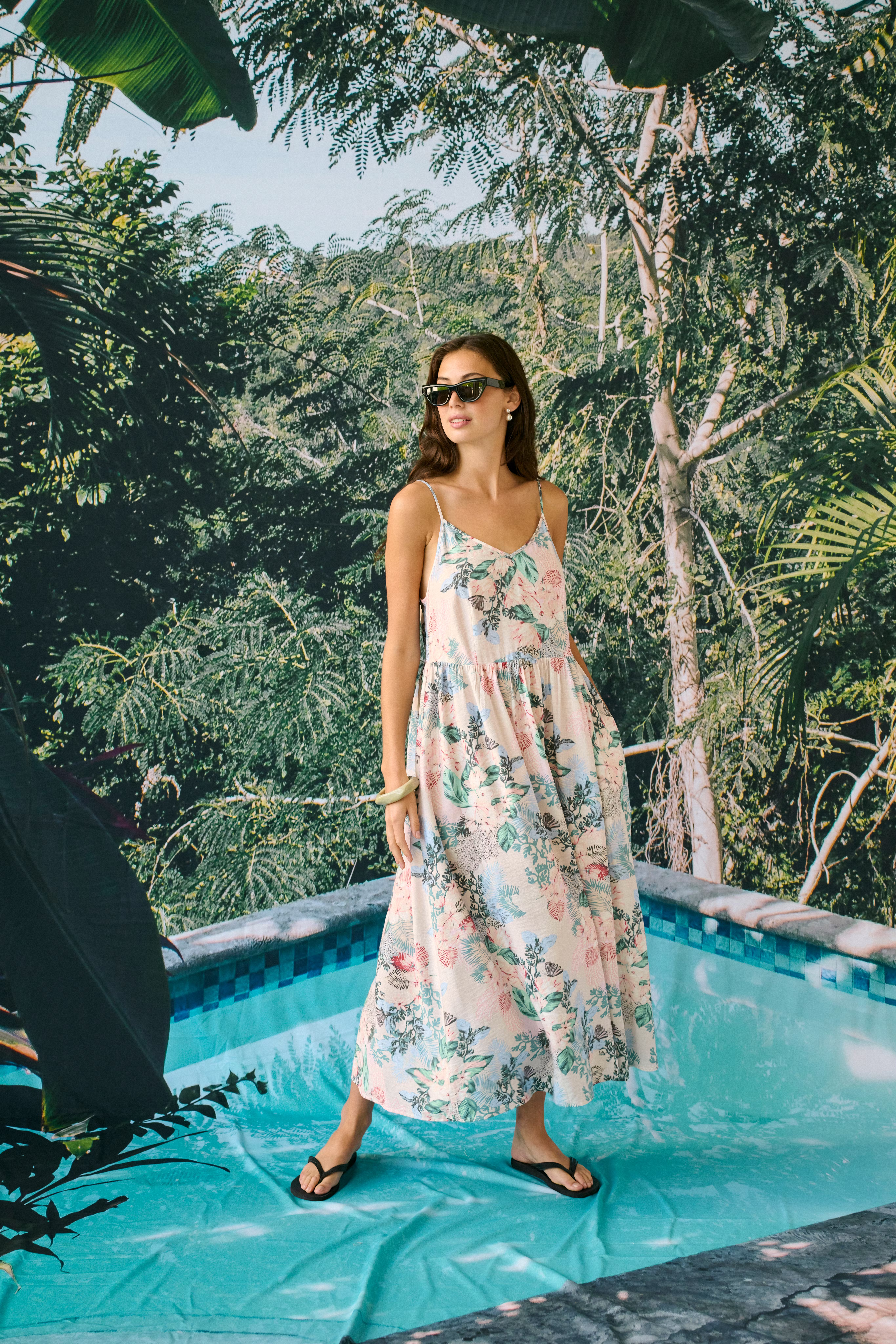 CUlotus Dress LOCATION NONE 50113066-109402