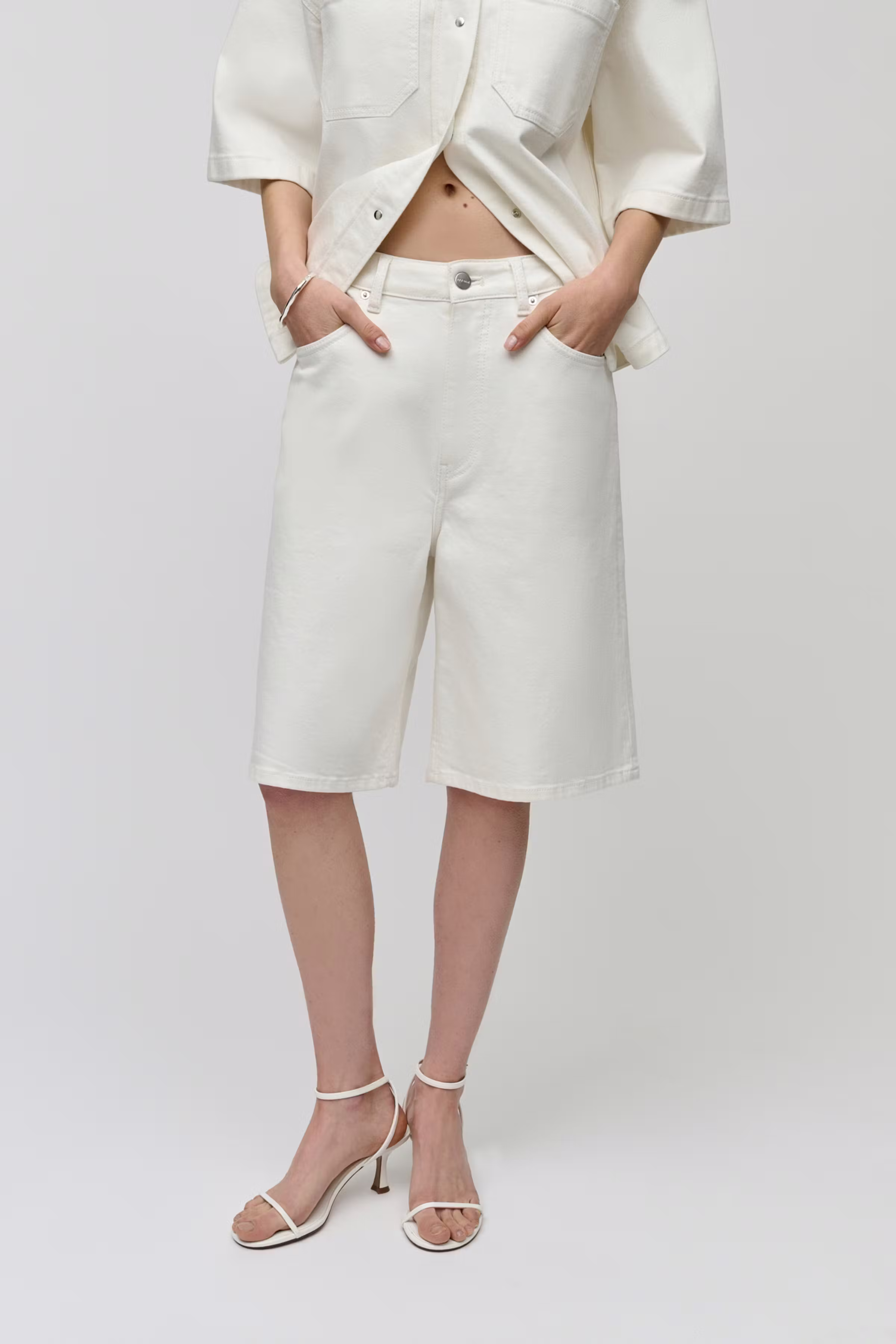 PIRI Shorts LOOKBOOK FRONT 30600523-WH010