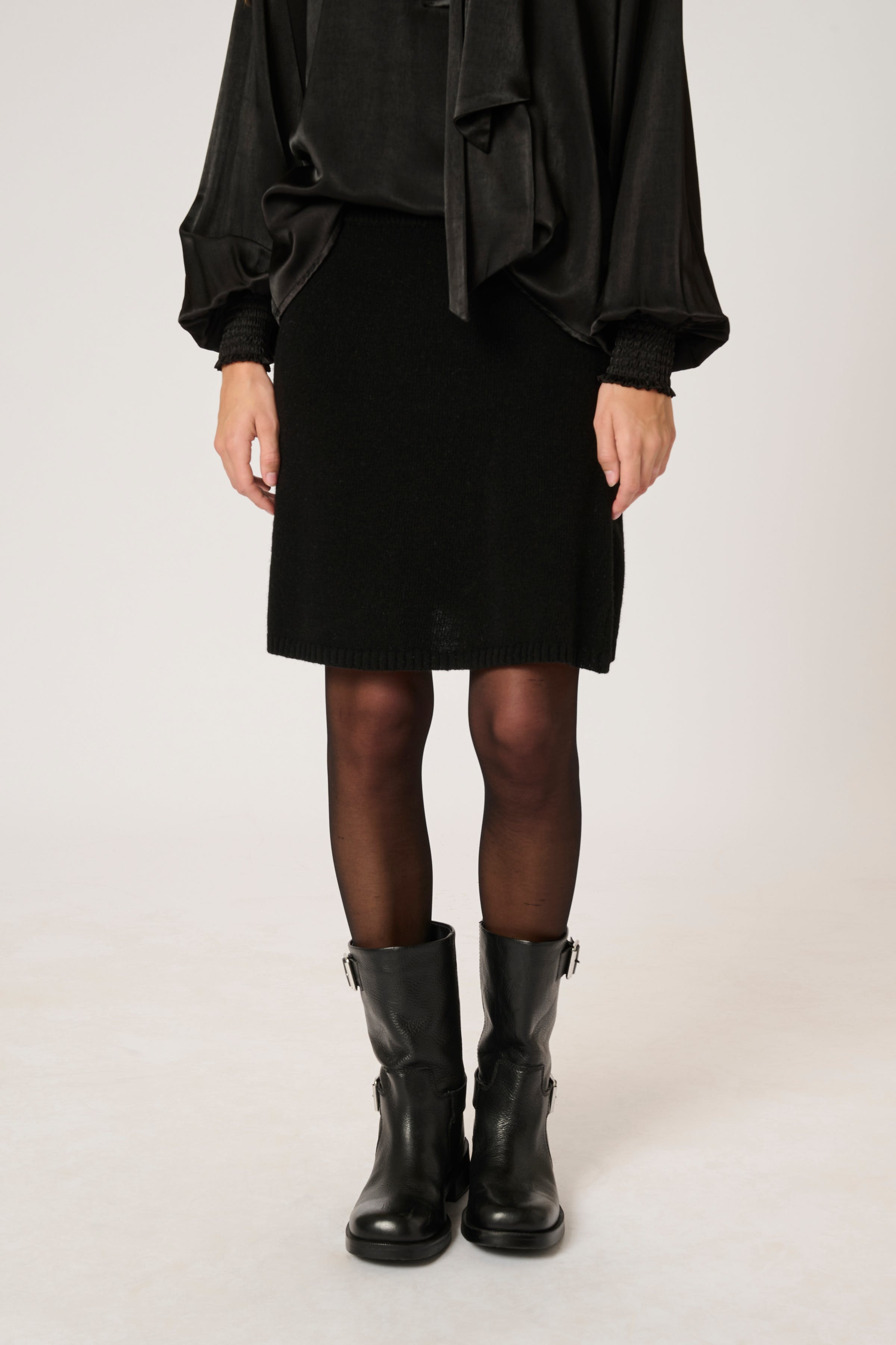 HuxiMW Skjørt LOOKBOOK FRONT 10705003-100031