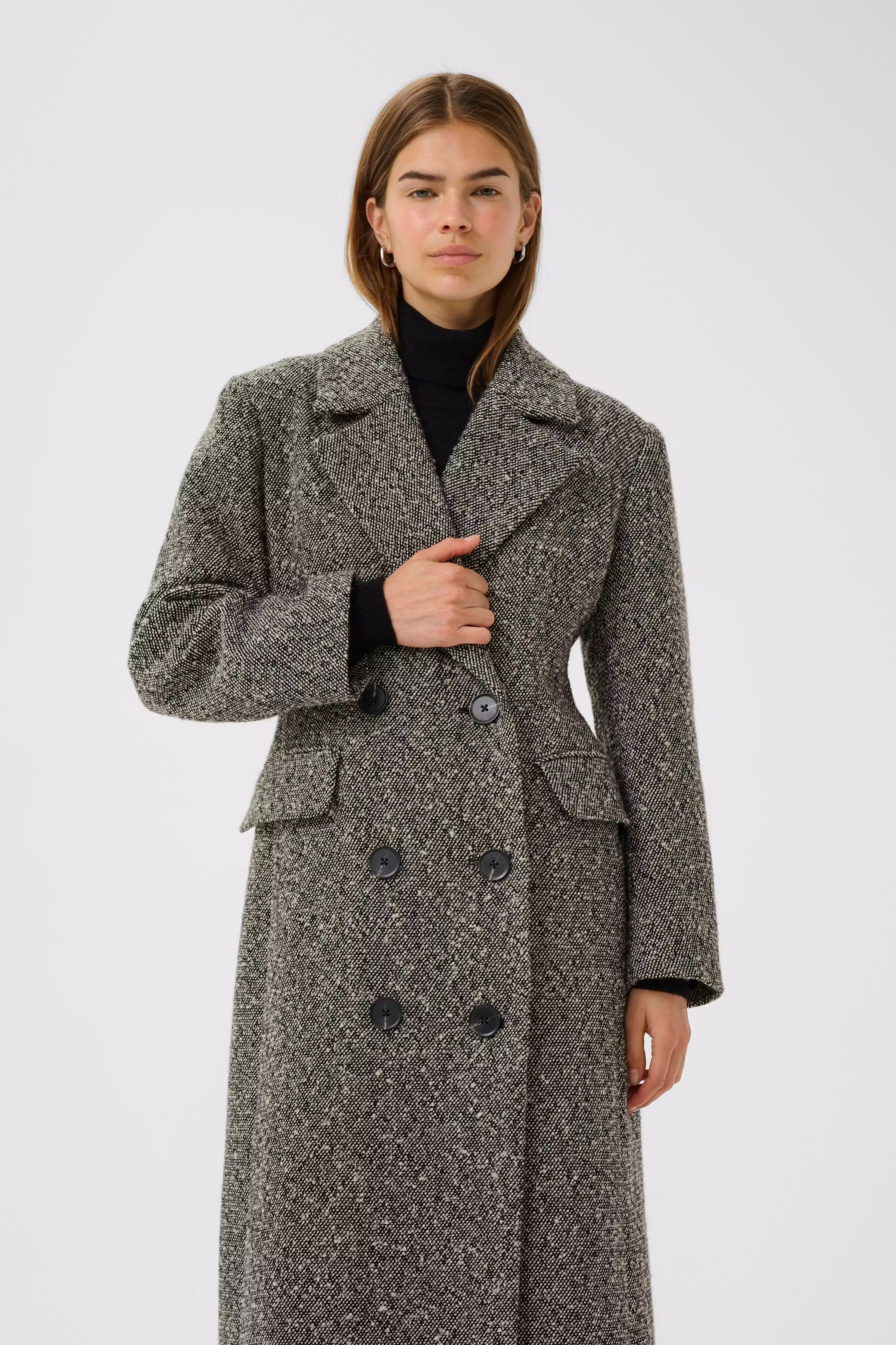 YashaIW Lapel Mantel LOOKBOOK FRONT 30110613-300027