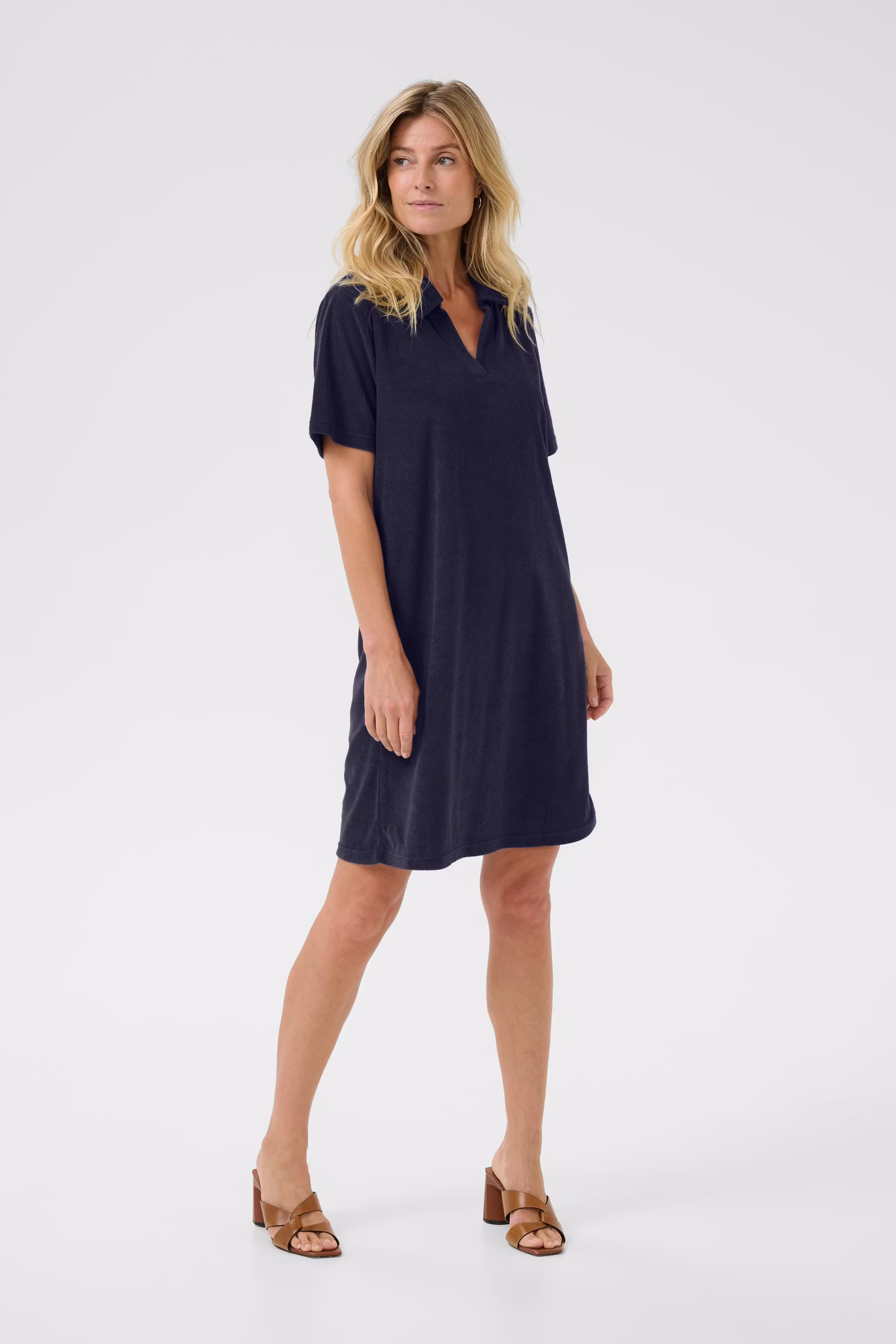 CRFria Robe LOOKBOOK FRONT 10613711-193923