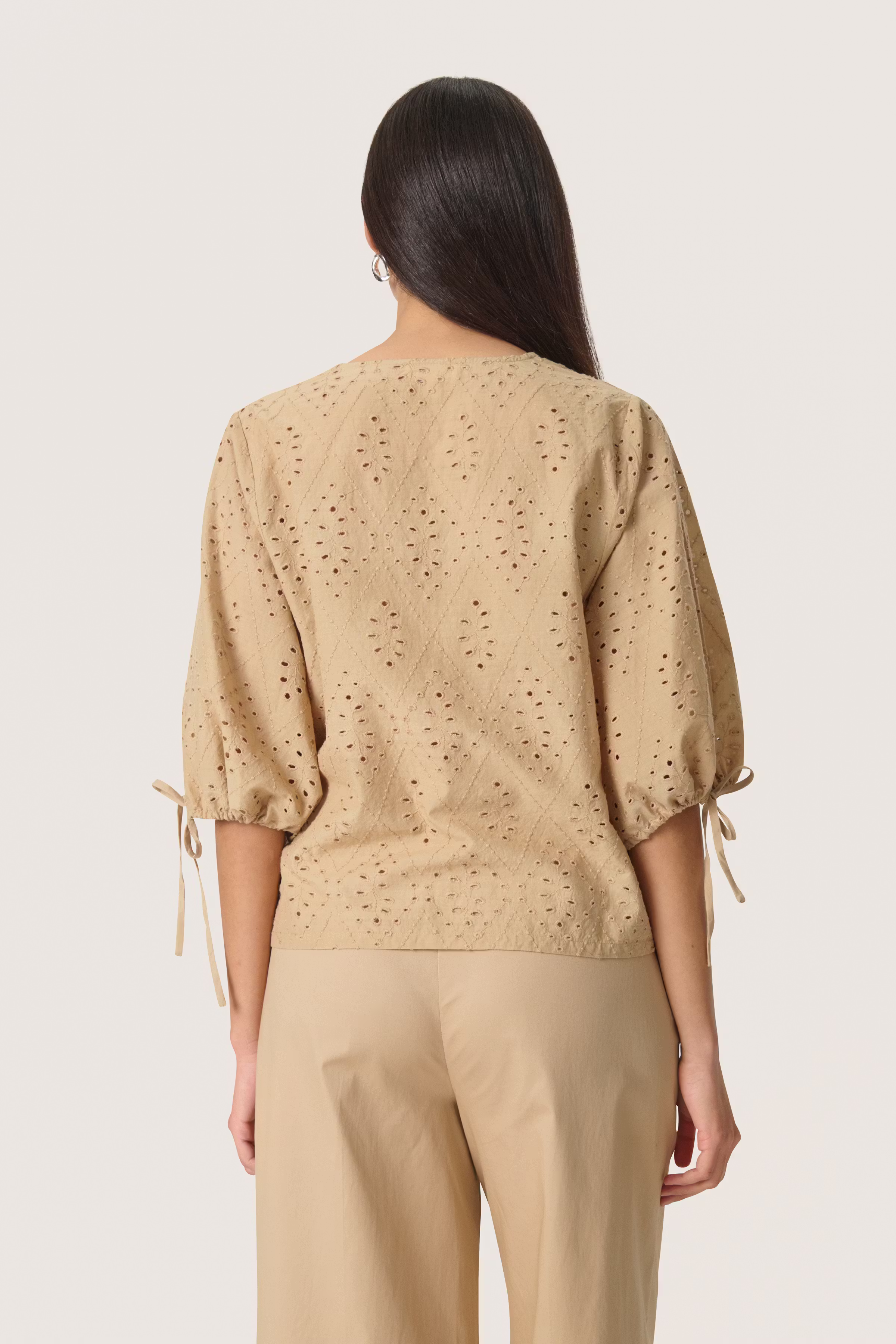 SLJoella Blouse LOOKBOOK BACK 30408319-151114