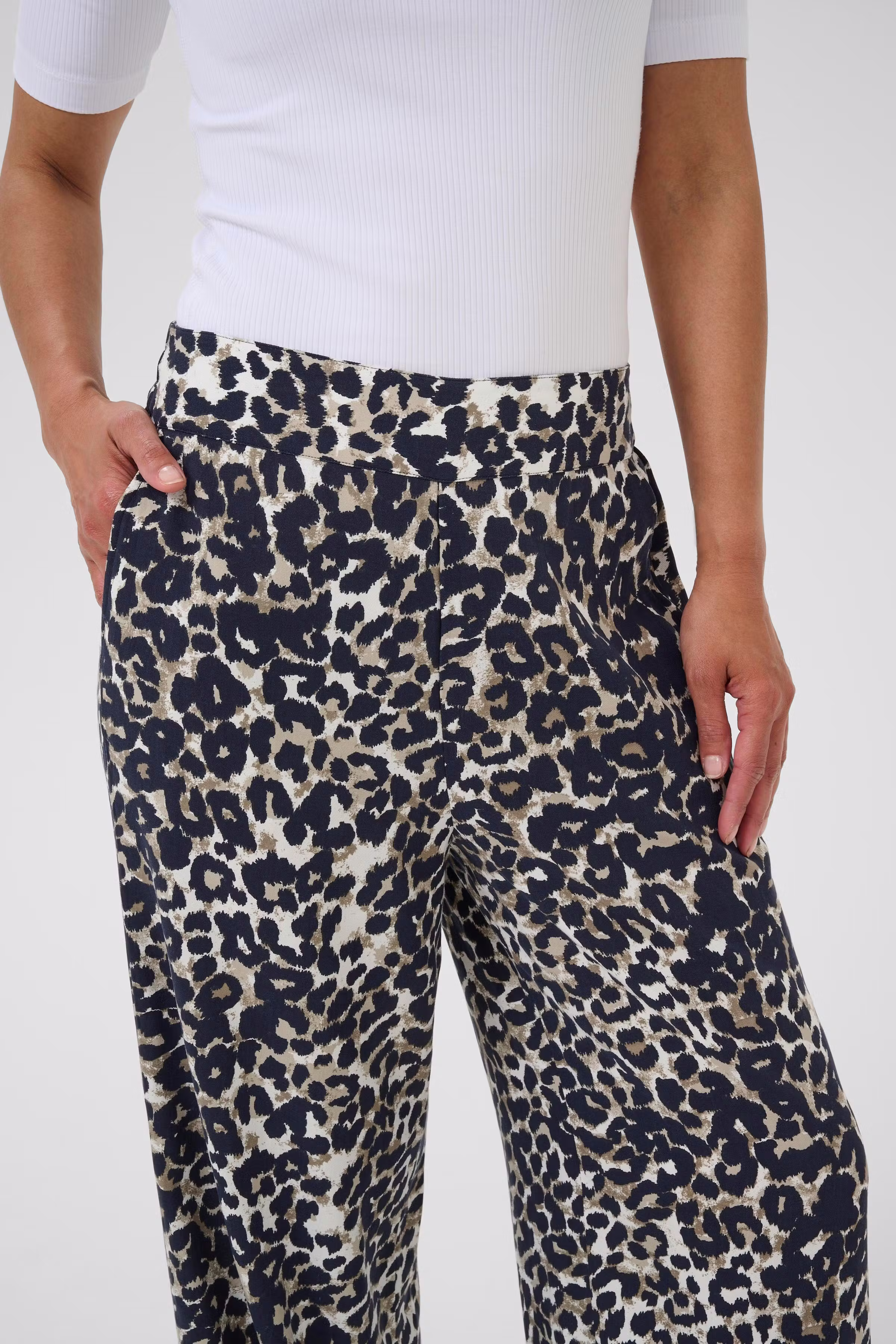 BPsybel Hose LOOKBOOK DETAIL 40200009-108373