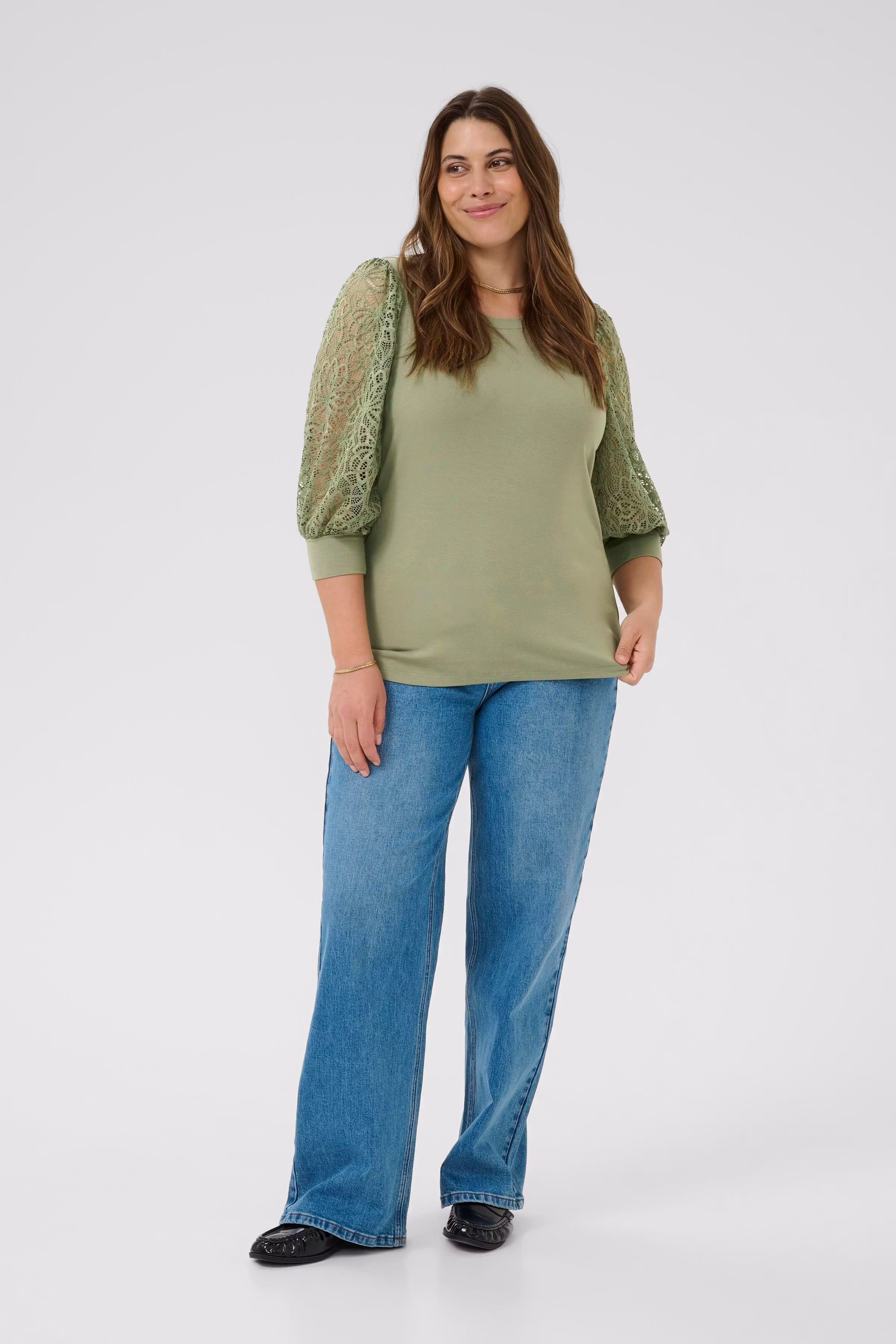 KCbella T-Shirt LOOKBOOK FRONT 10581899-109059