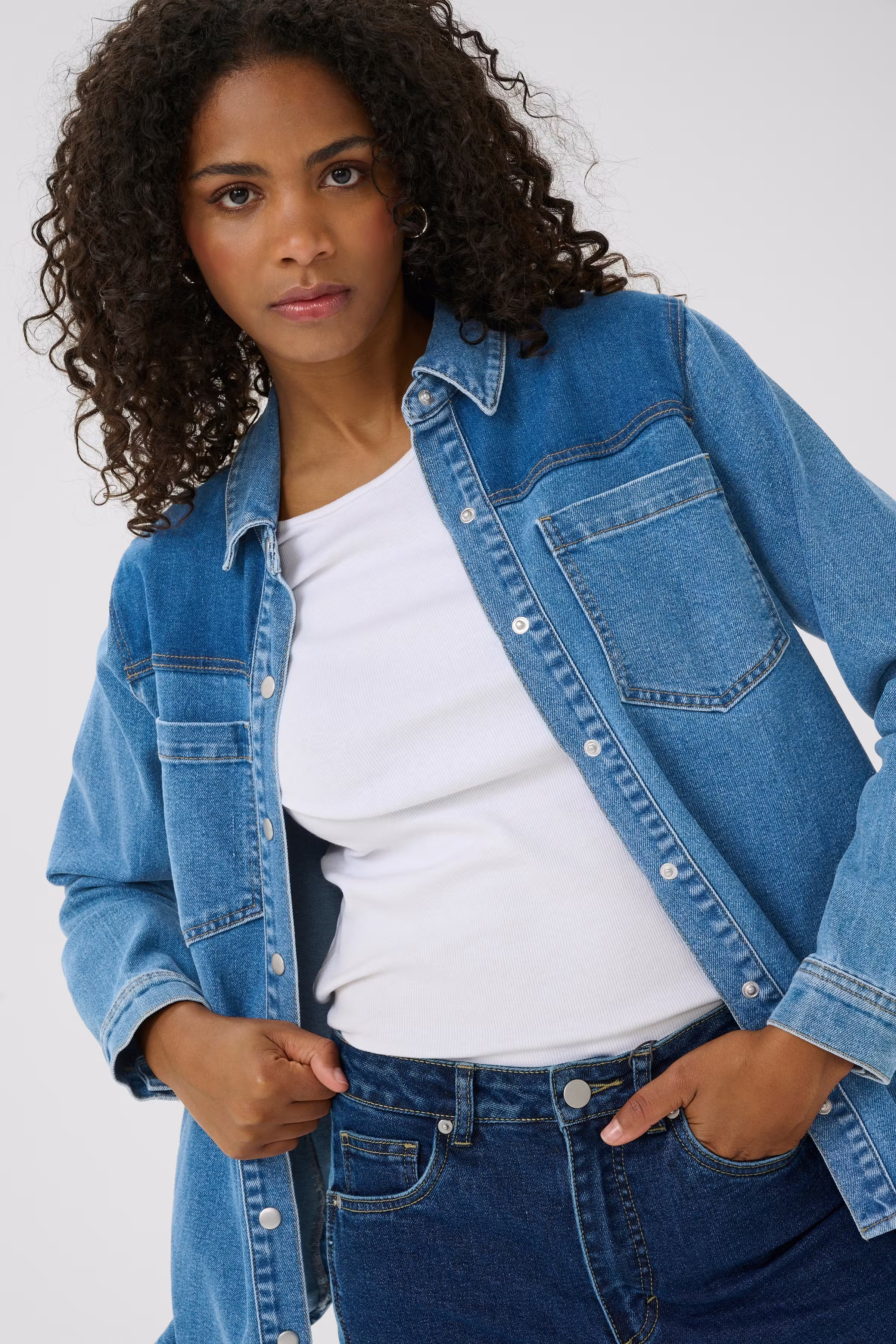 KAsandra Denim Overhemd LOOKBOOK DETAIL 10552389-102989