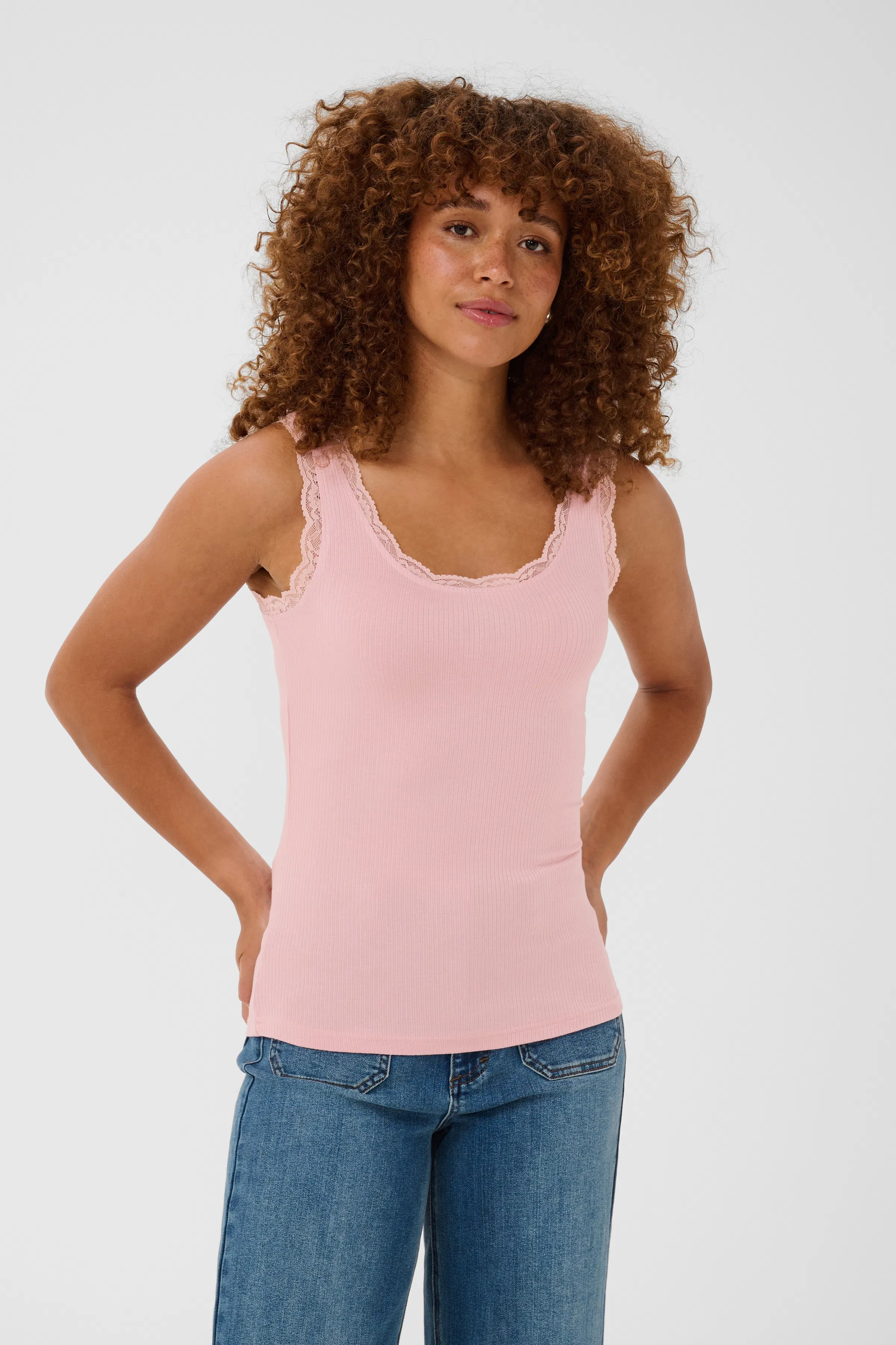 KAomi T-shirt LOOKBOOK FRONT 10510143-151607
