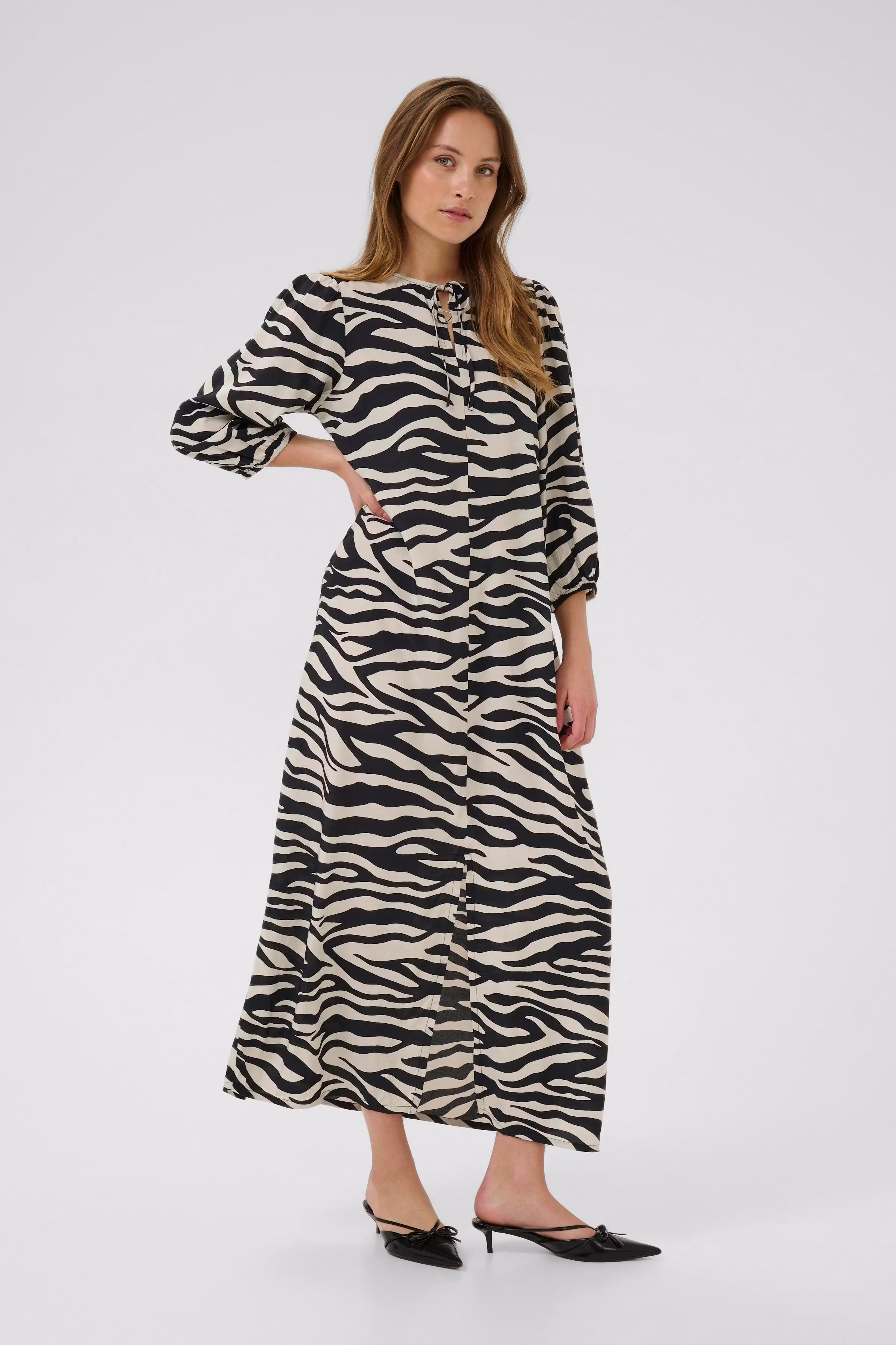 KApedra Dress LOOKBOOK FRONT 10509618-107295