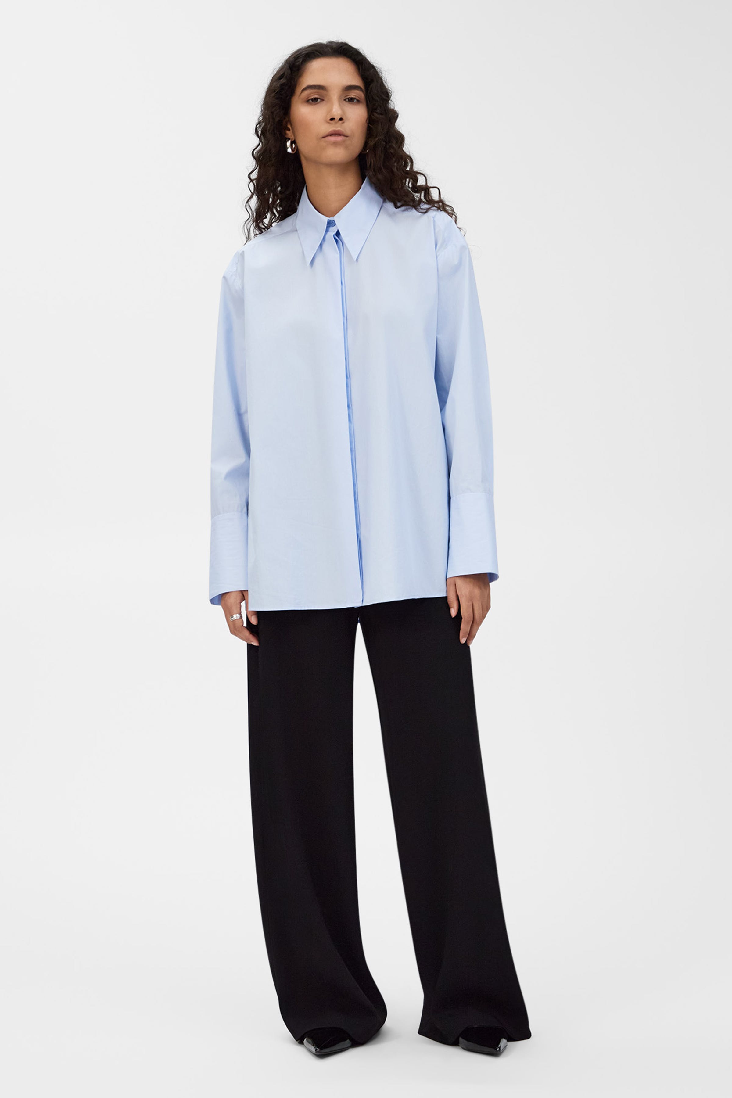 ELVIE Bluse LOOKBOOK FRONT 30600573-BL808