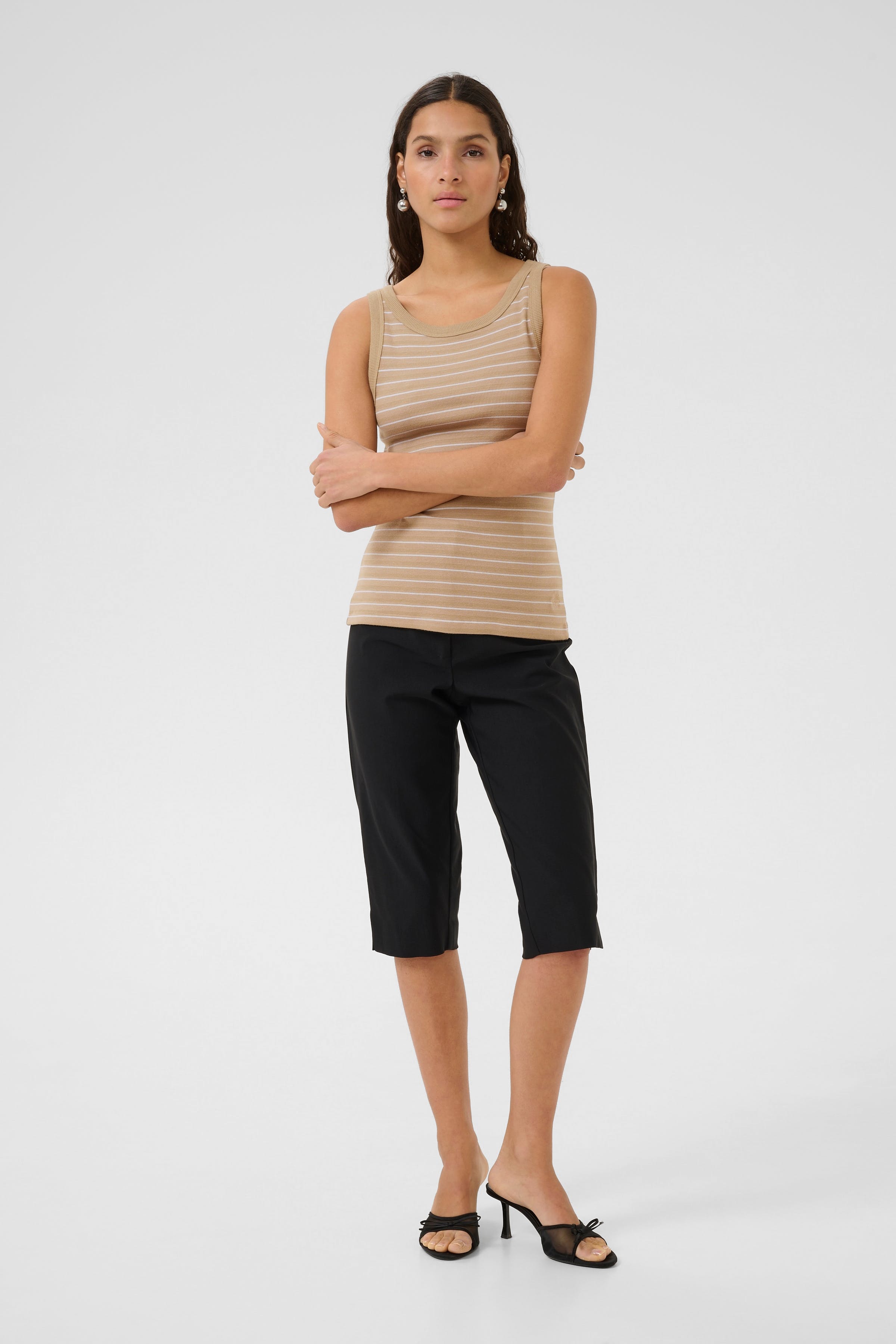 KBOva Top LOOKBOOK FRONT 10105524-107628