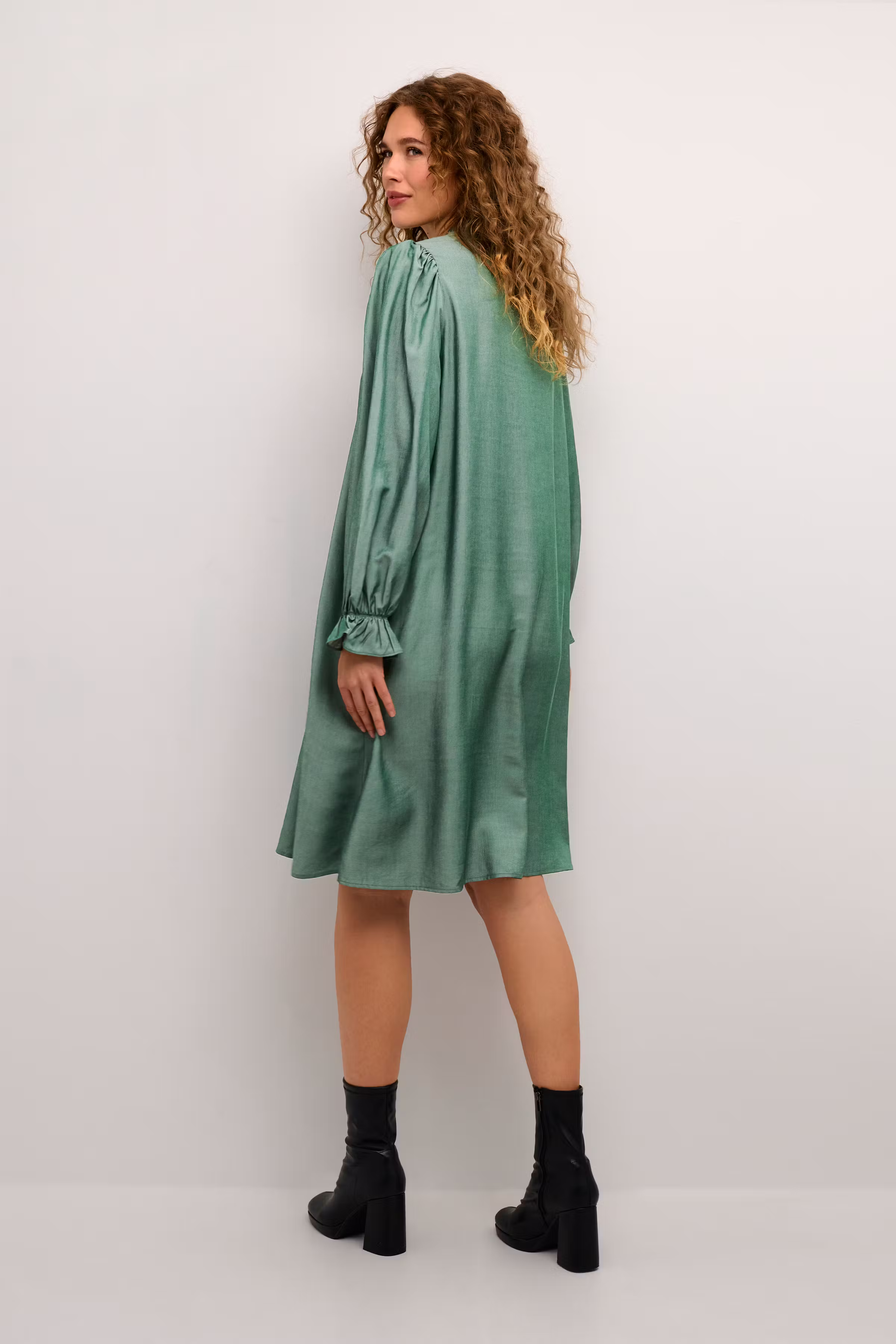 CUbelva Dress LOOKBOOK BACK 50111077-1952201