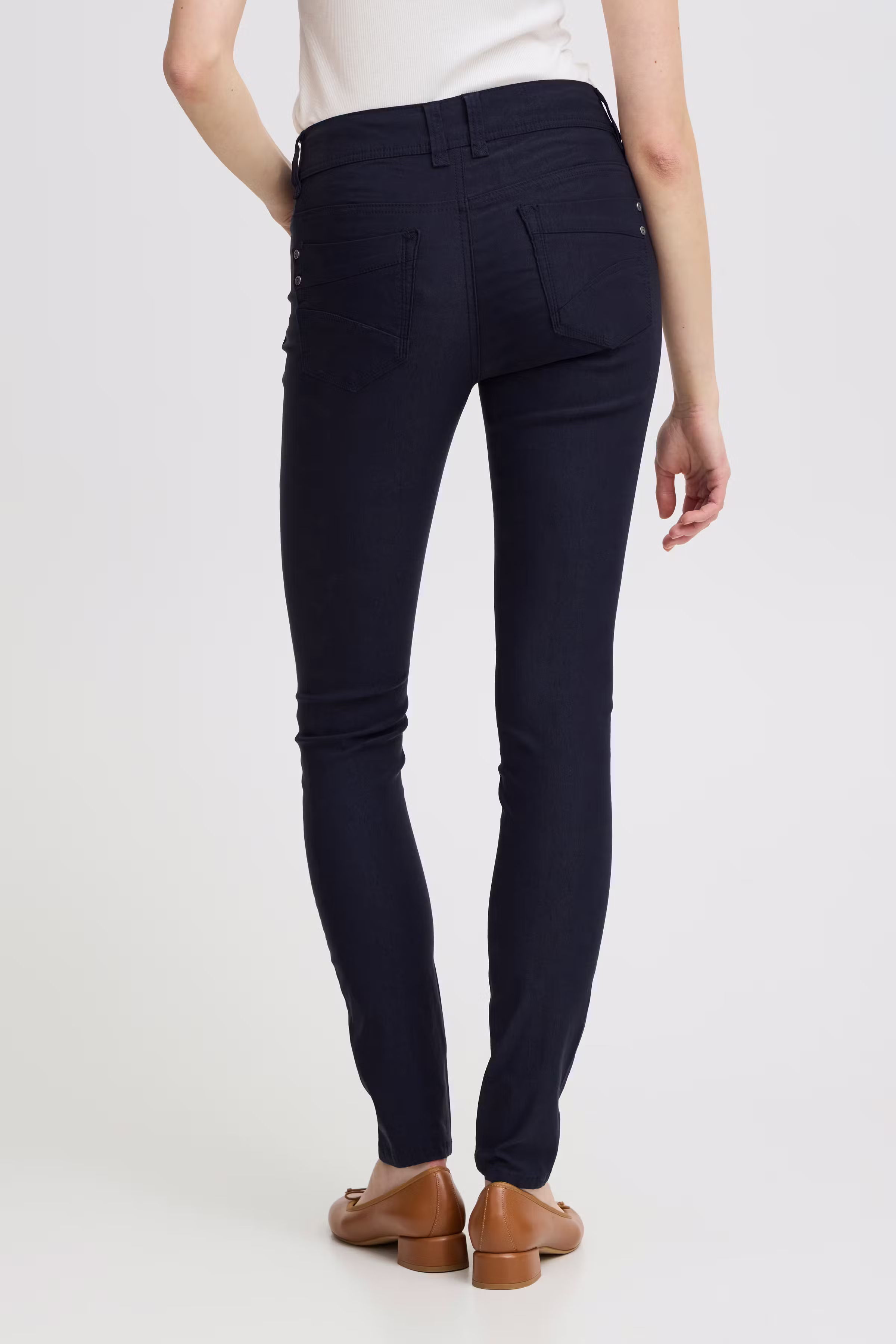 ZALINFR HOSE CASUAL LOOKBOOK BACK 601748-60468