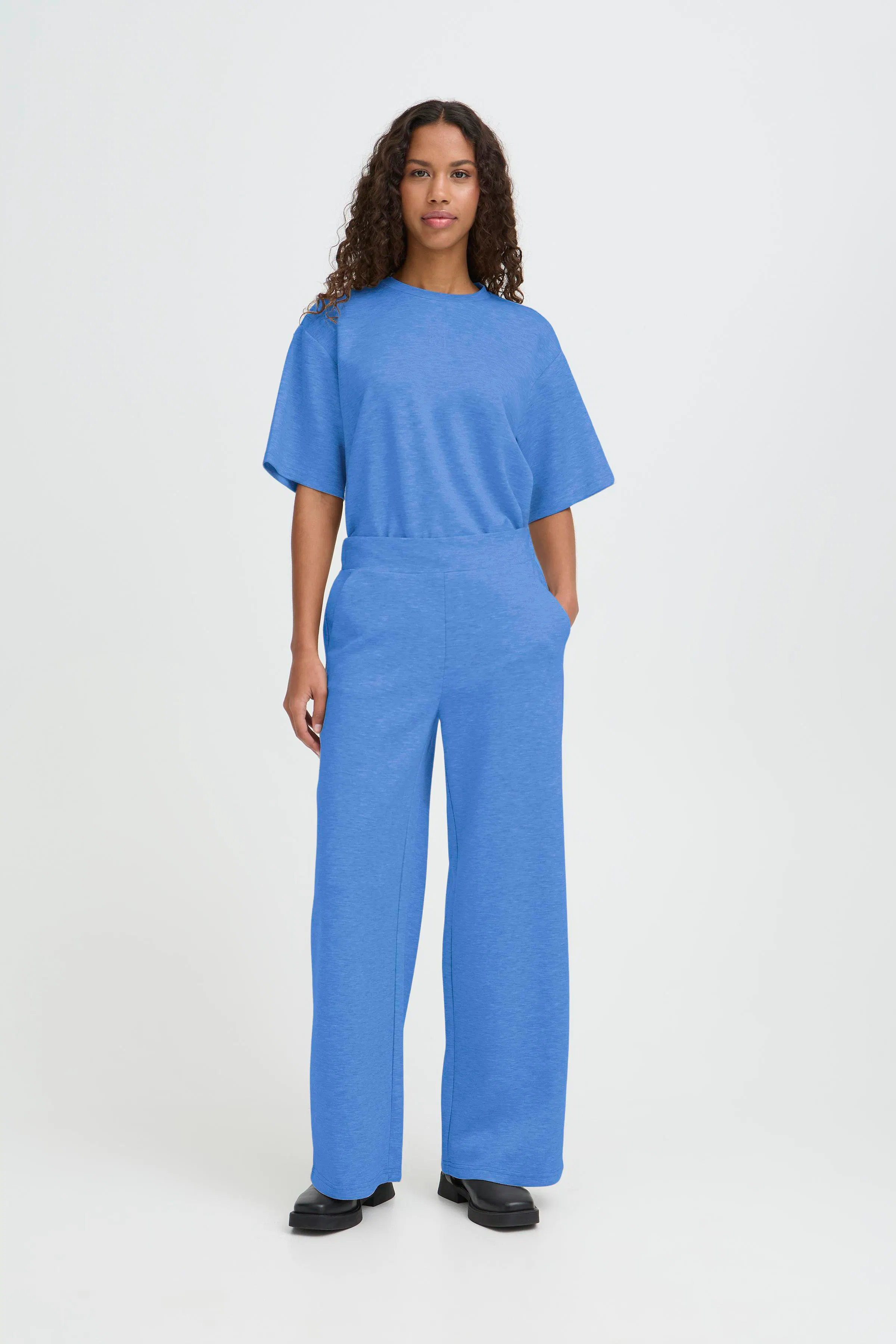 IHKATE Bukser LOOKBOOK FRONT 20125122-184048