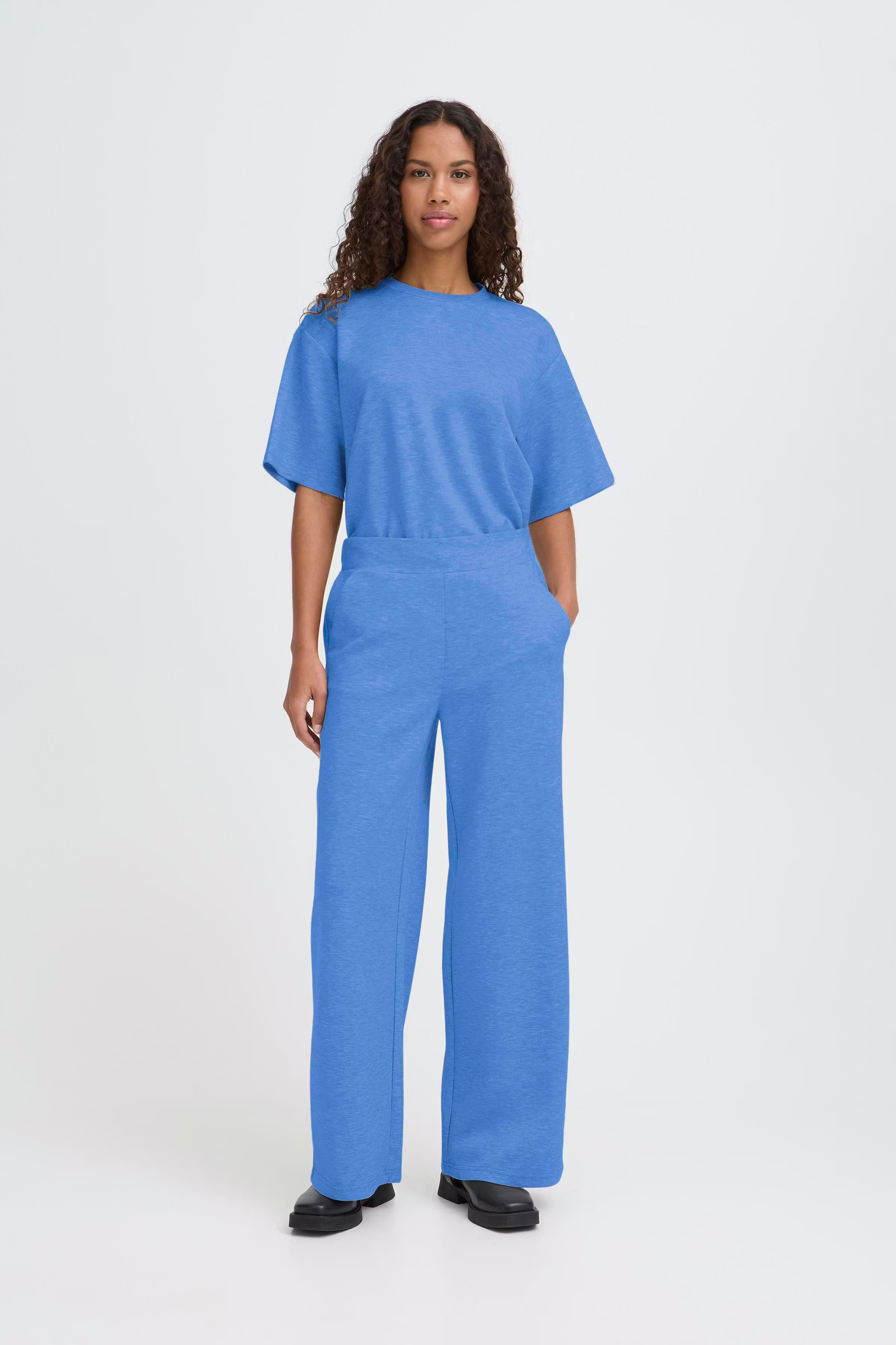 IHKATE Bukser LOOKBOOK FRONT 20125122-184048