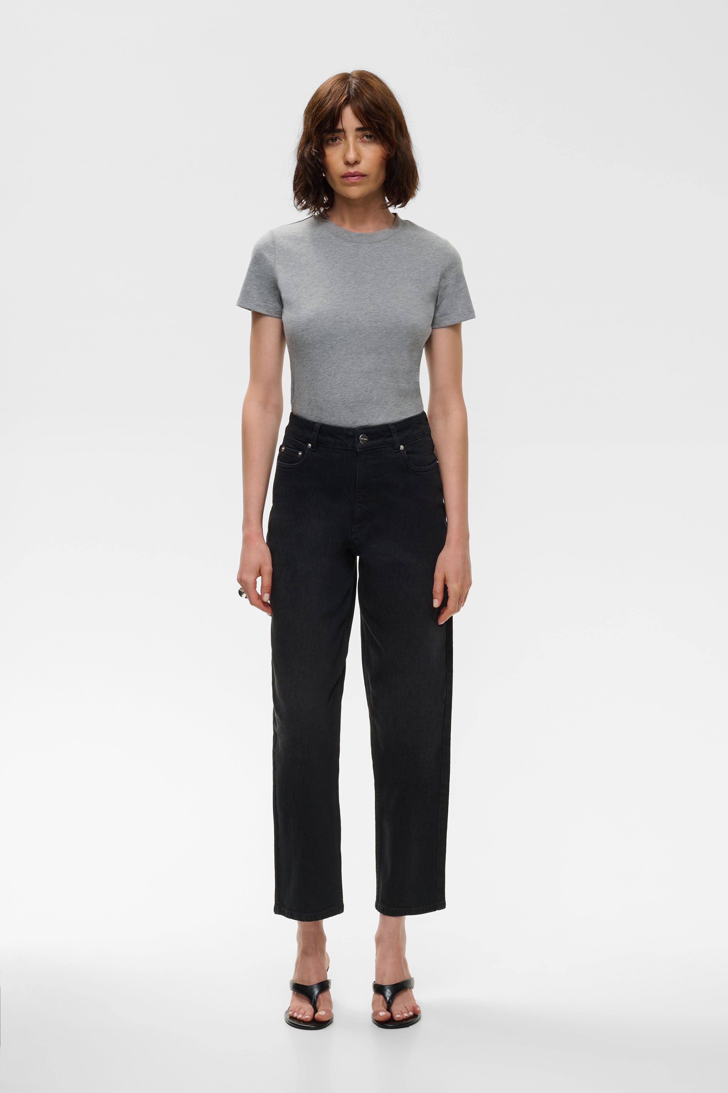 IOPetra Jeans LOOKBOOK FRONT 30600157-BK998