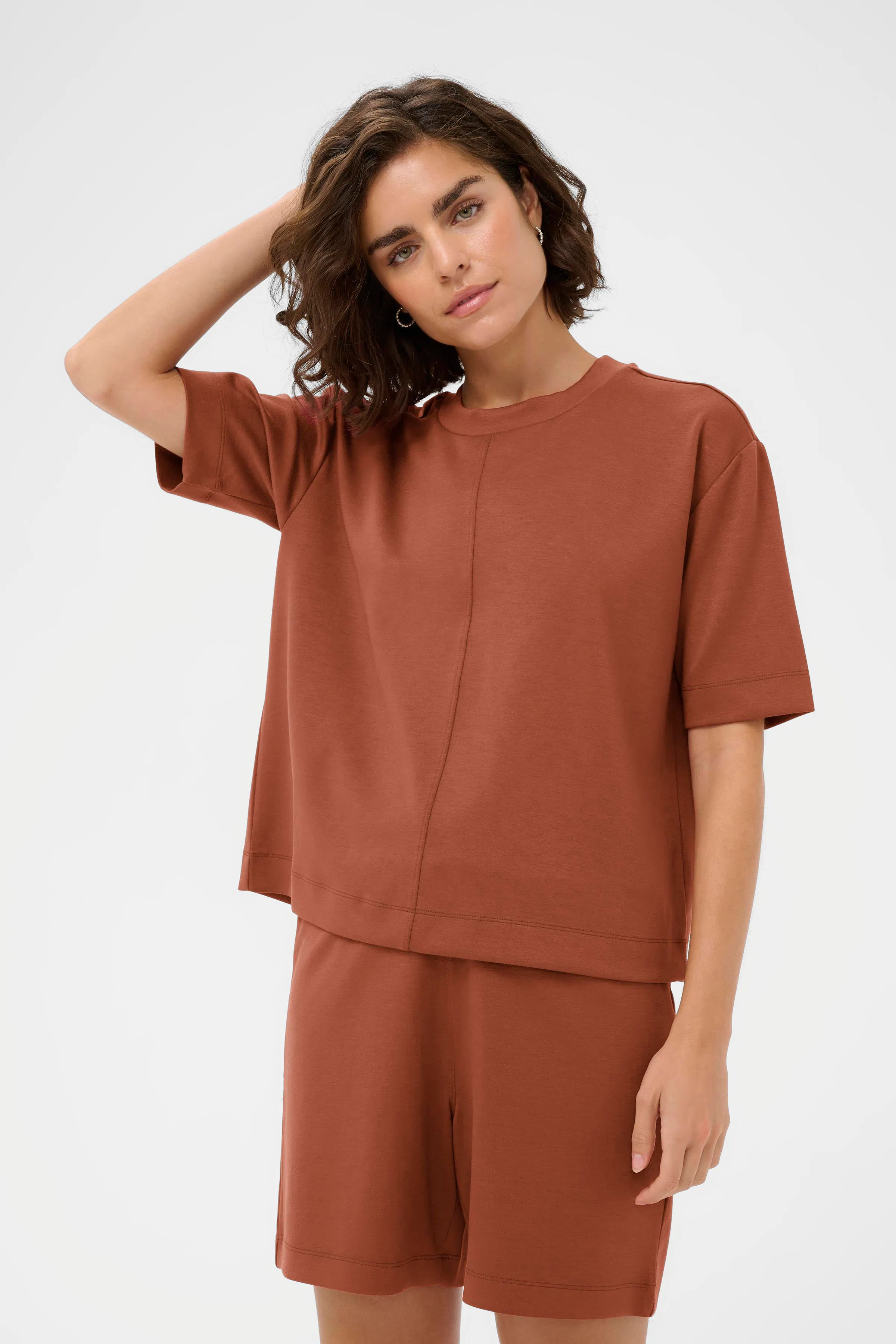 KAannie T-shirt LOOKBOOK FRONT 10511809-191334