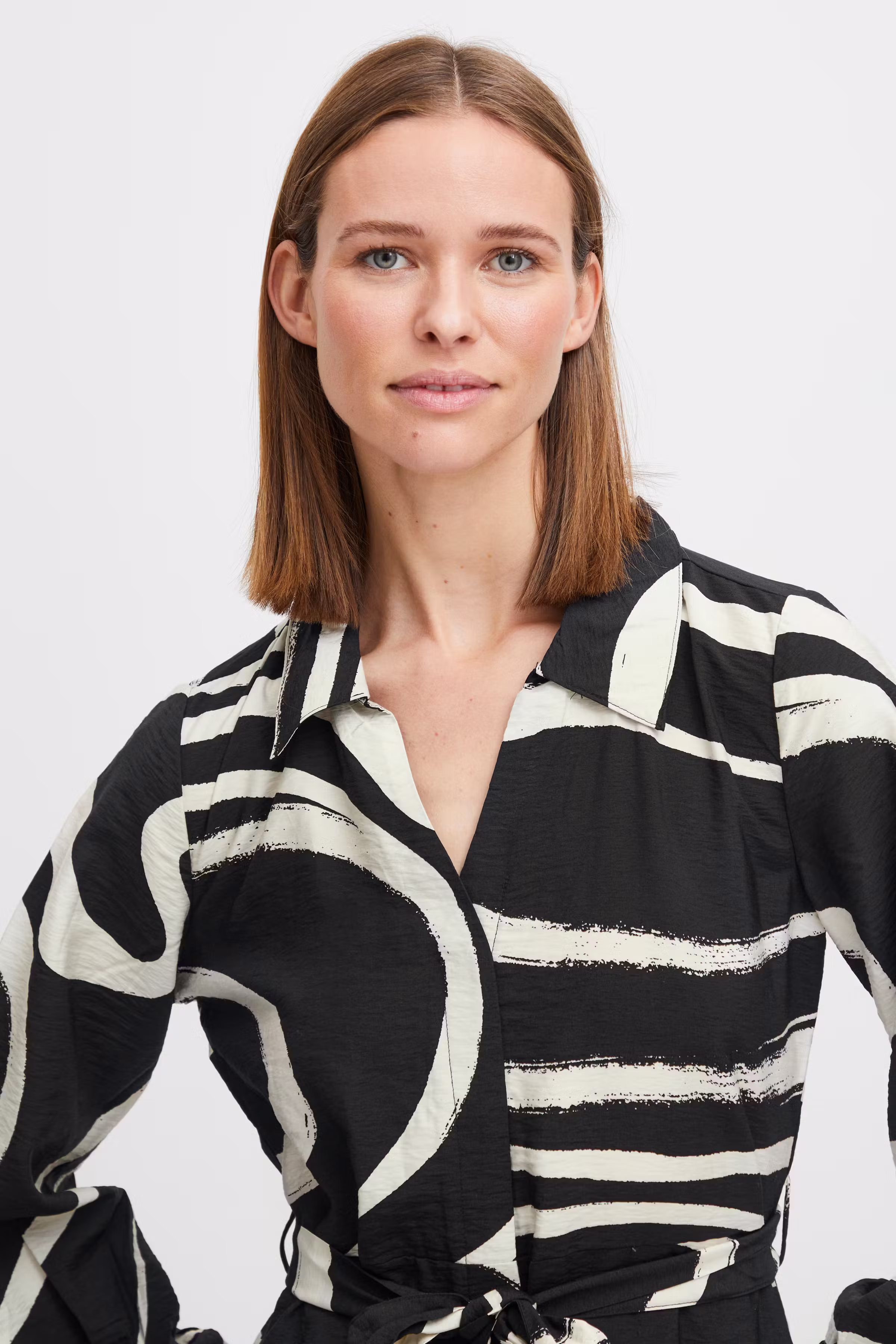 BYIBINE Kleid LOOKBOOK DETAIL 20814573-200453