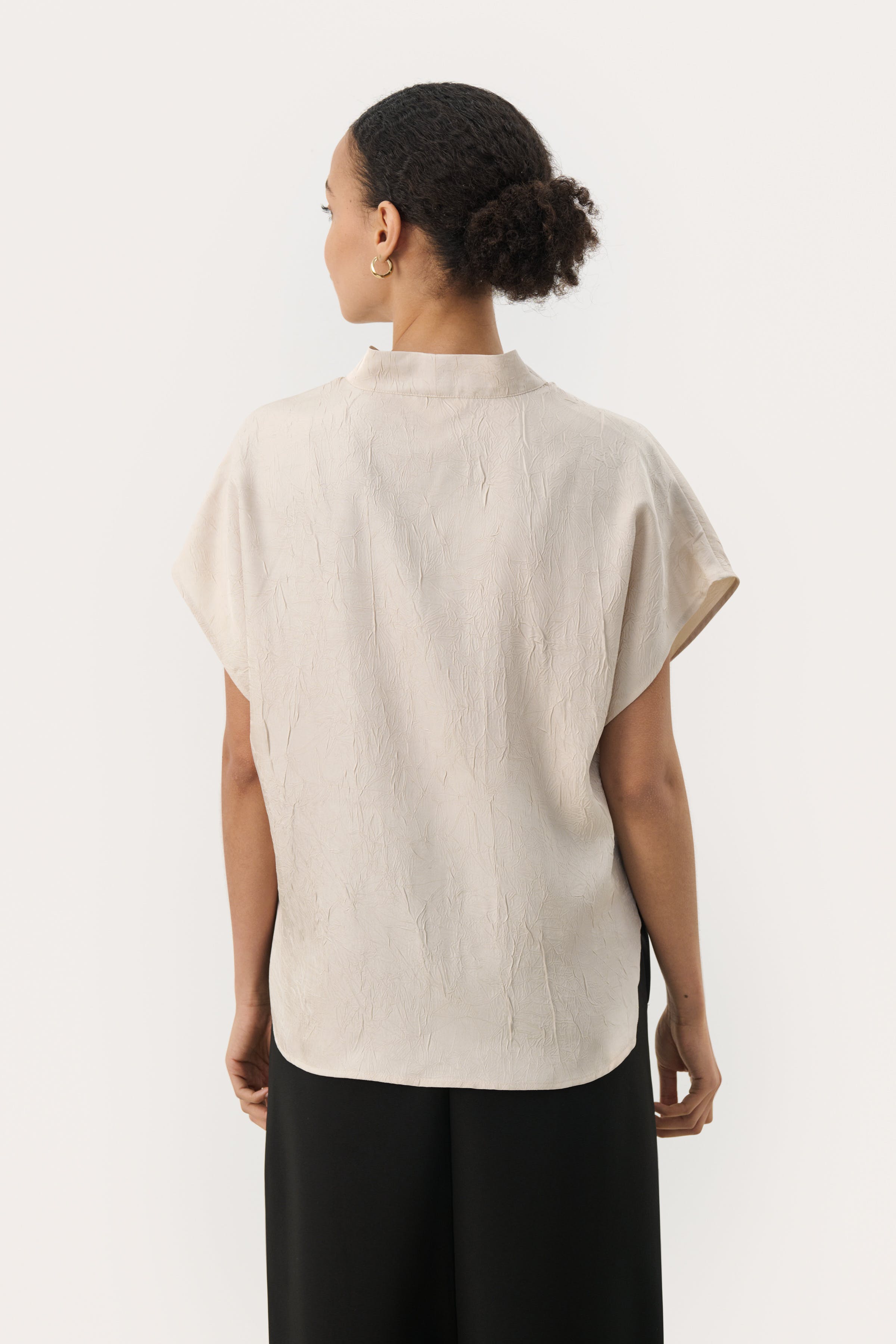 EstefaniaPW Short-sleeved blouse with a bow LOOKBOOK BACK 30308490-130400