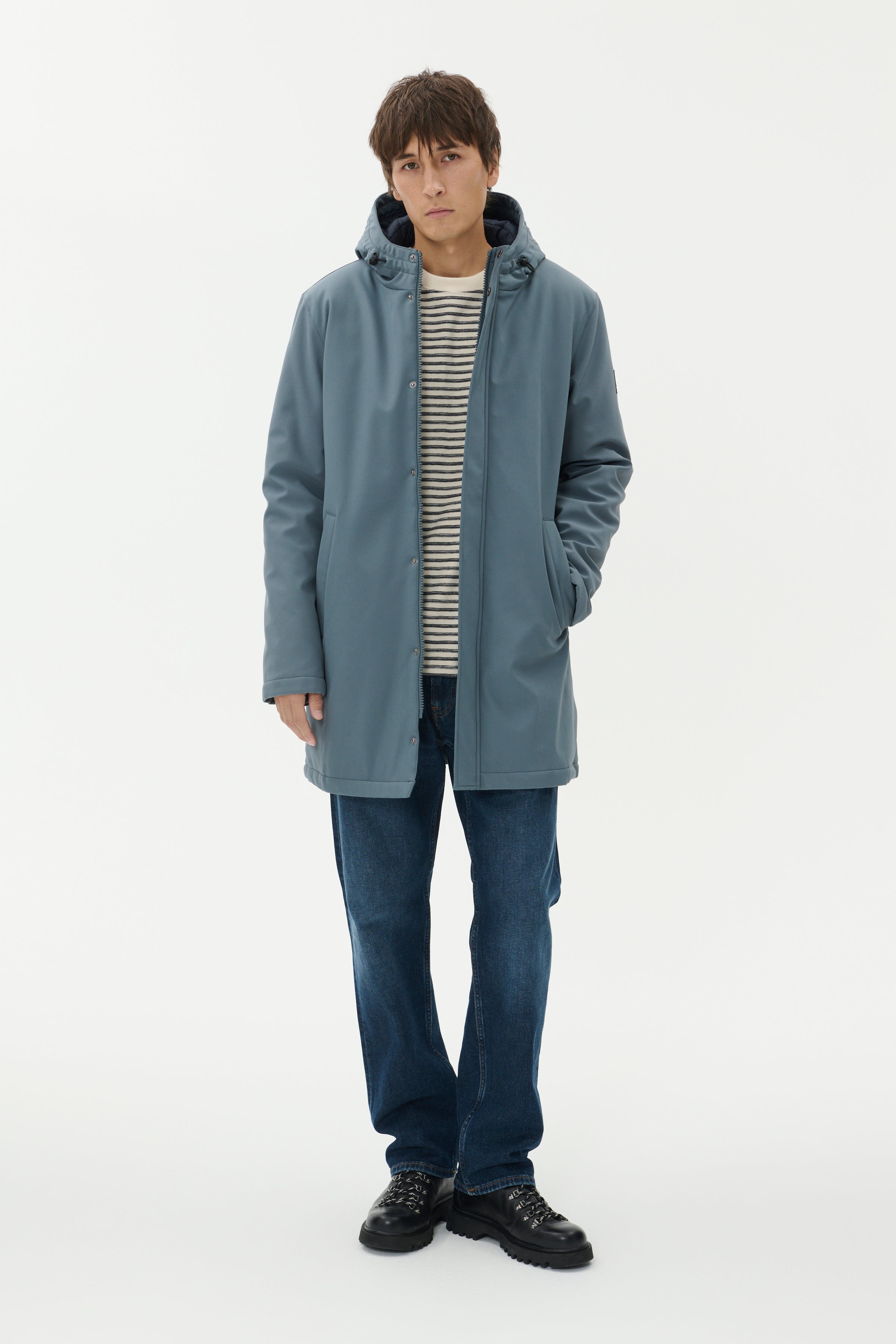 MAdeston Mantel LOOKBOOK FRONT 30205571-184214