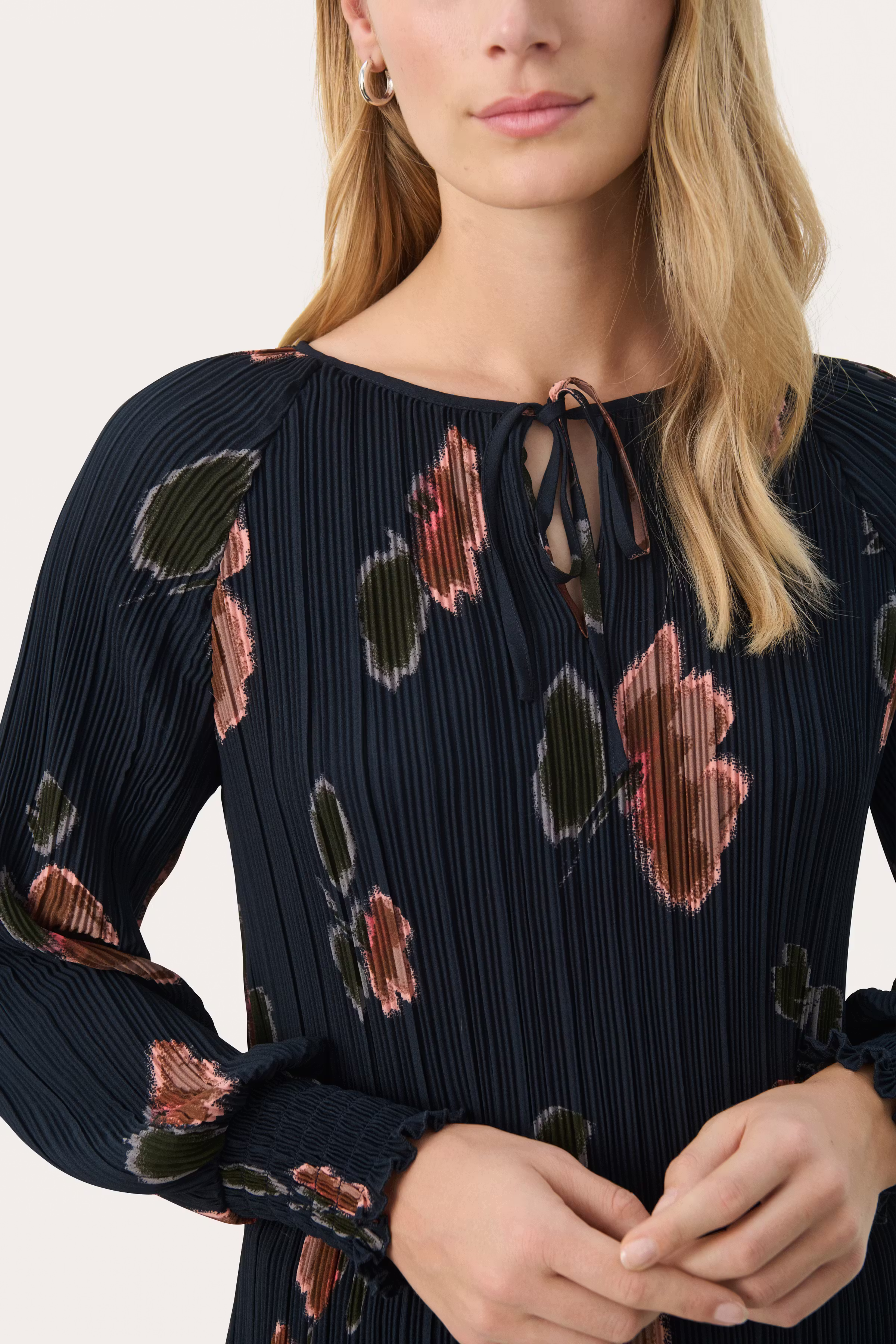 PriyaPW Blus LOOKBOOK DETAIL 30309259-303394