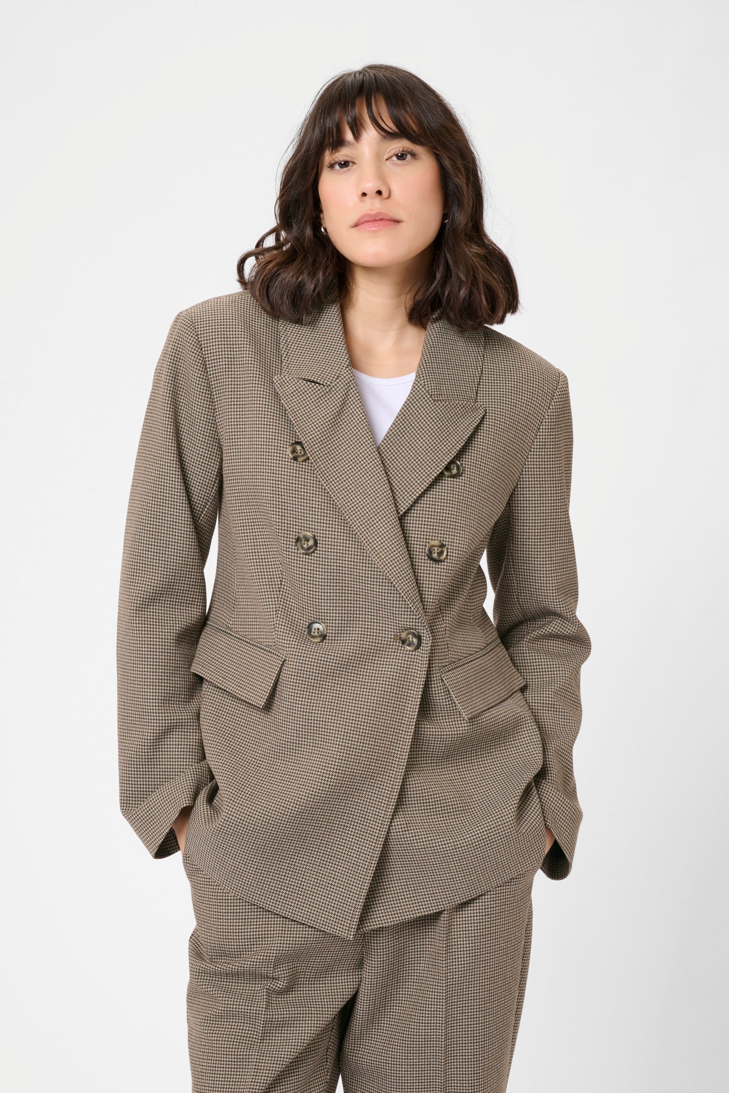 KAelyah Blazer LOOKBOOK FRONT 10510842-108548