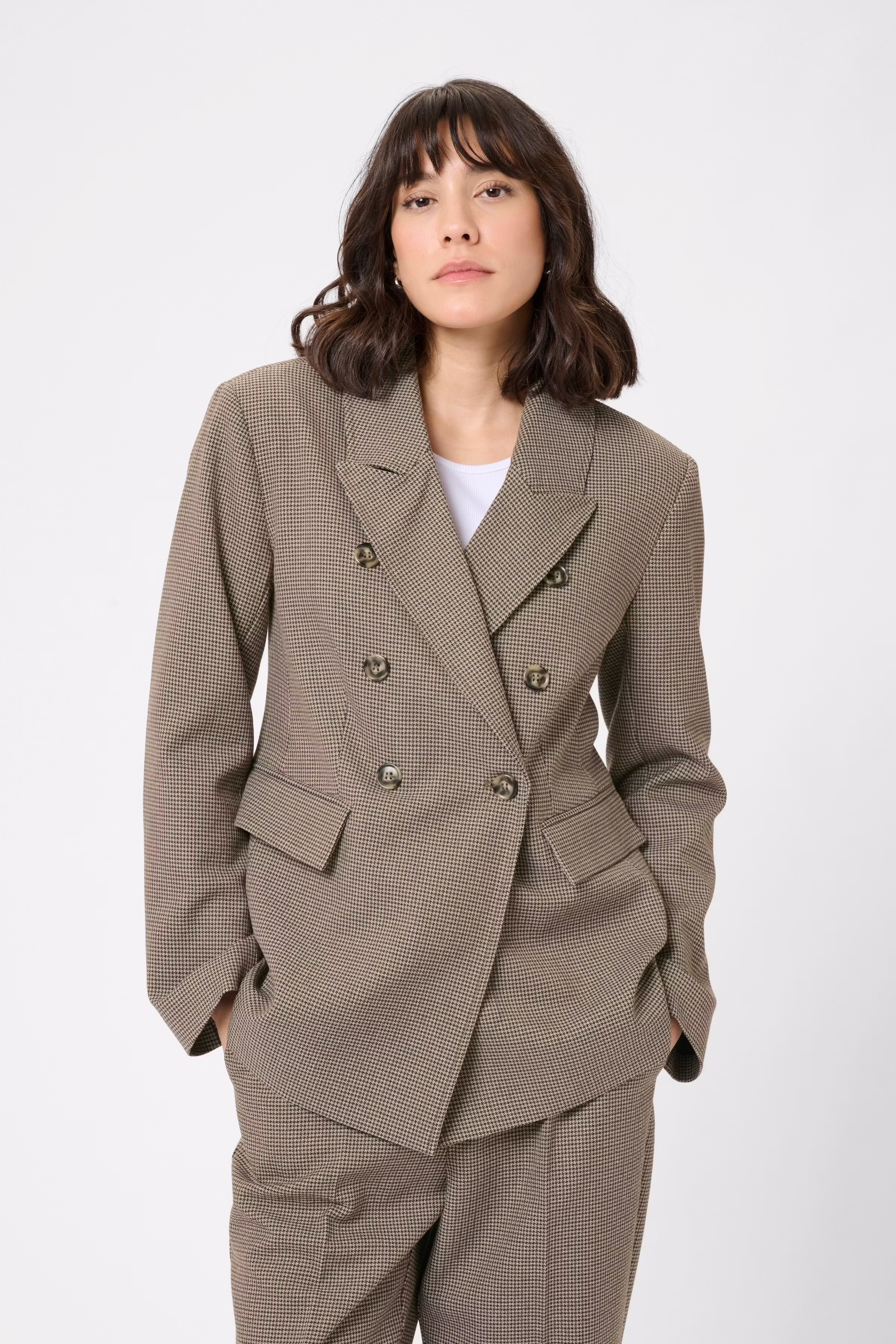 KAelyah Blazer LOOKBOOK FRONT 10510842-108548