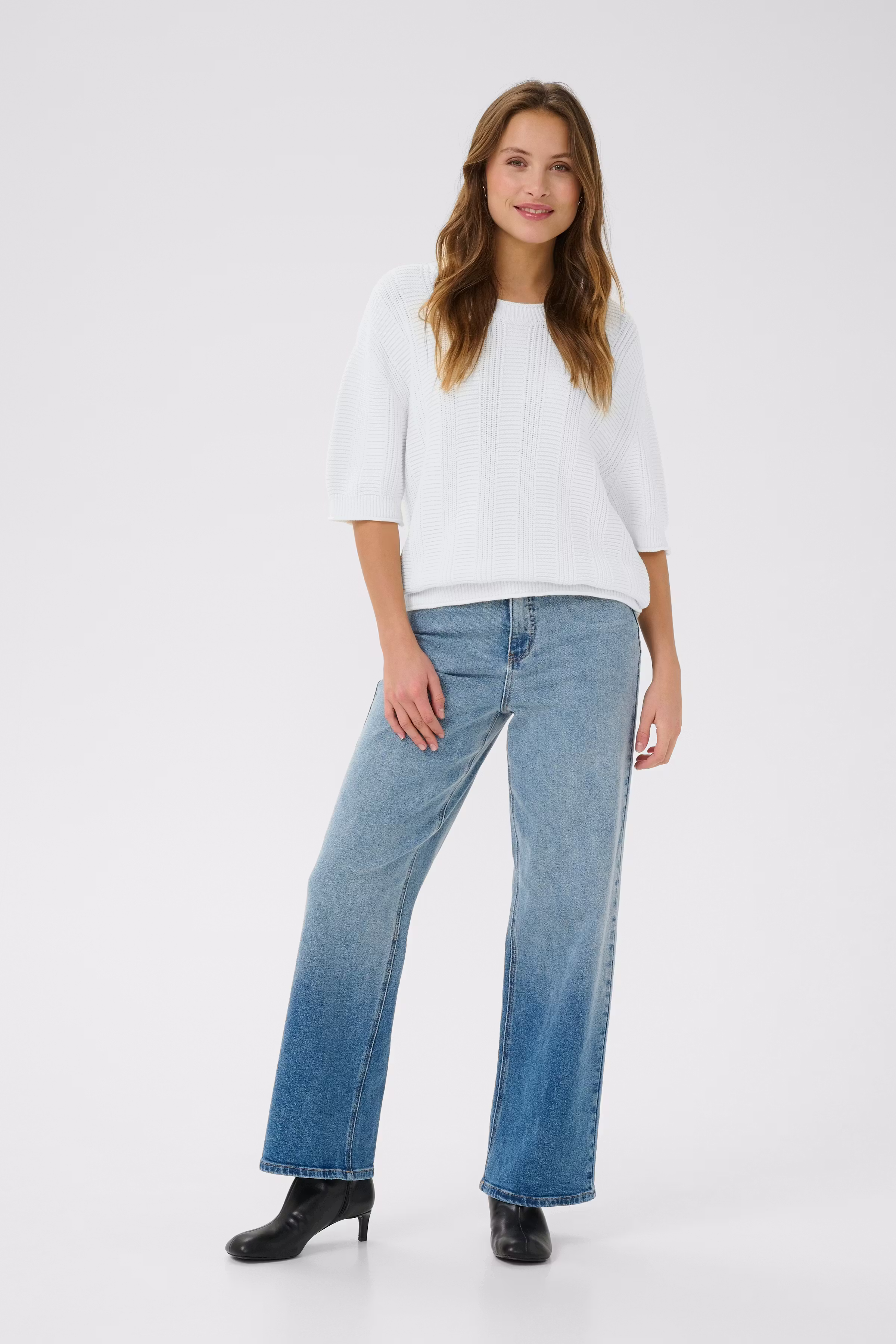 KAwhitney Pullover LOOKBOOK FRONT 10510098-110602