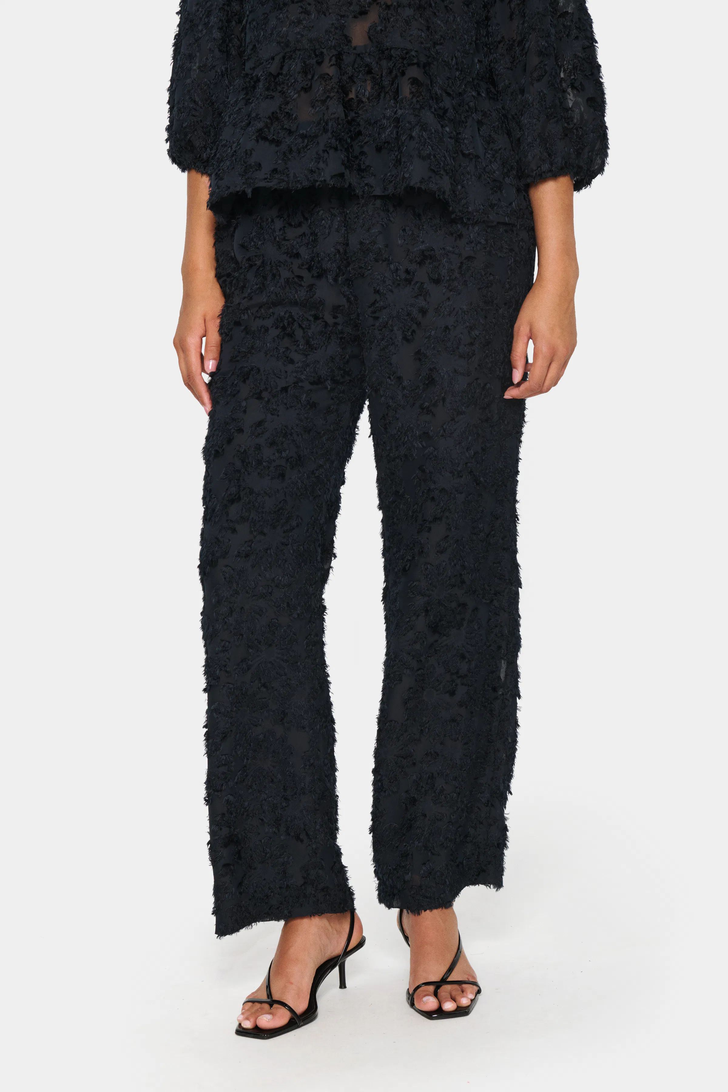 GiovannaSZ Hose LOOKBOOK FRONT 30513519-193911