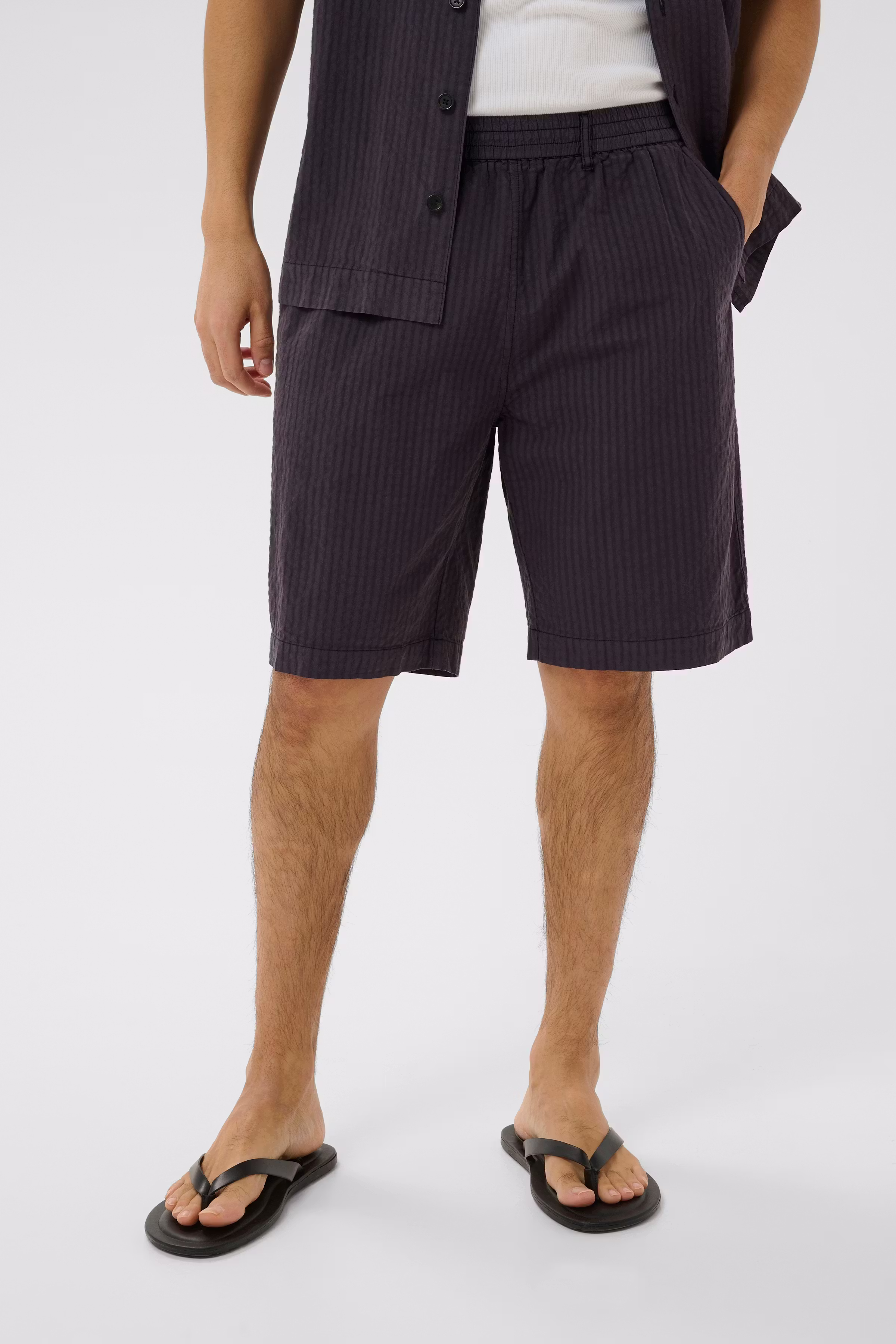 MAneel Shorts LOOKBOOK FRONT 30209079-304966