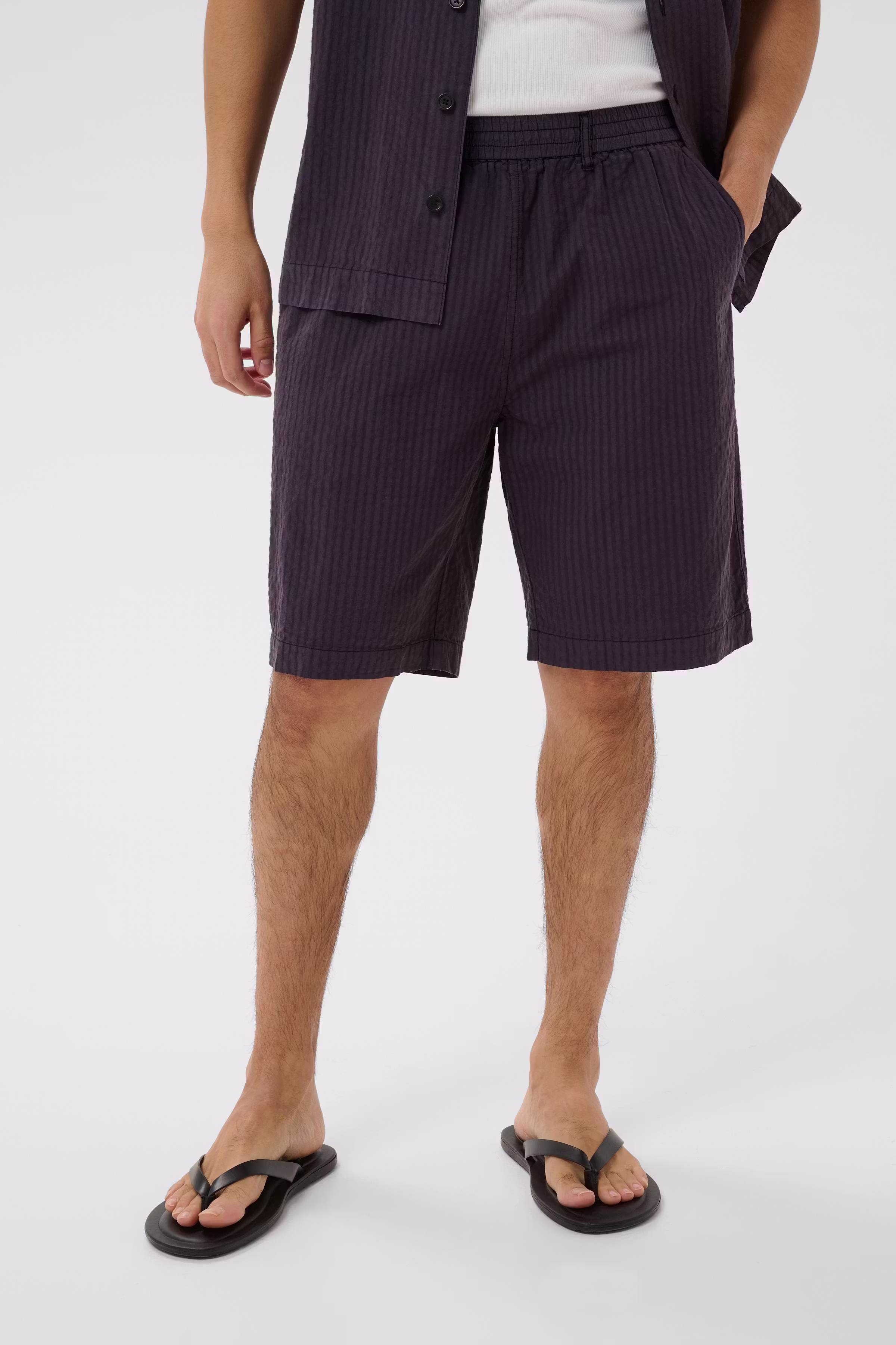 MAneel Shorts LOOKBOOK FRONT 30209079-304966