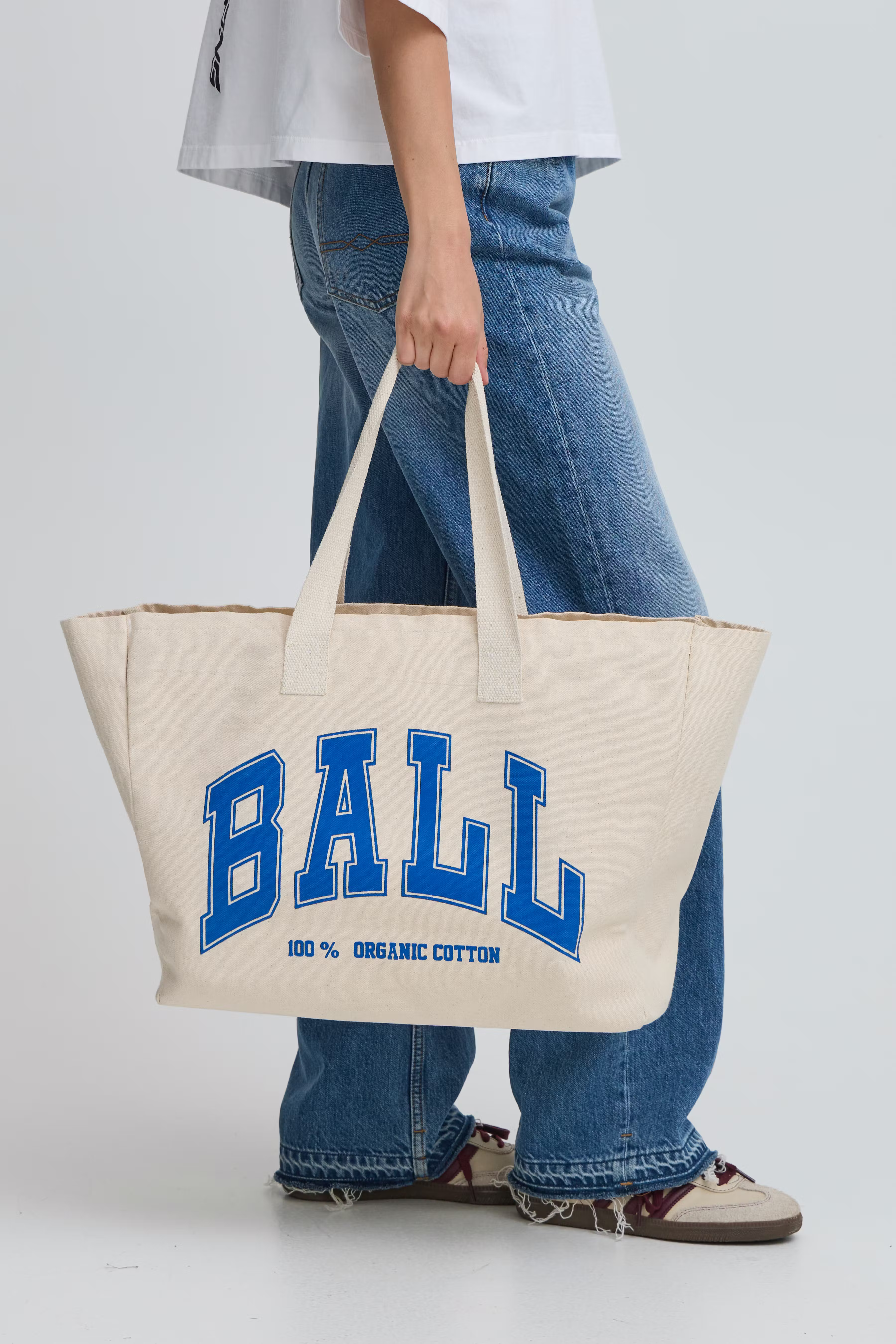 D. ROLF BAGS LOOKBOOK FRONT 50400028-184148