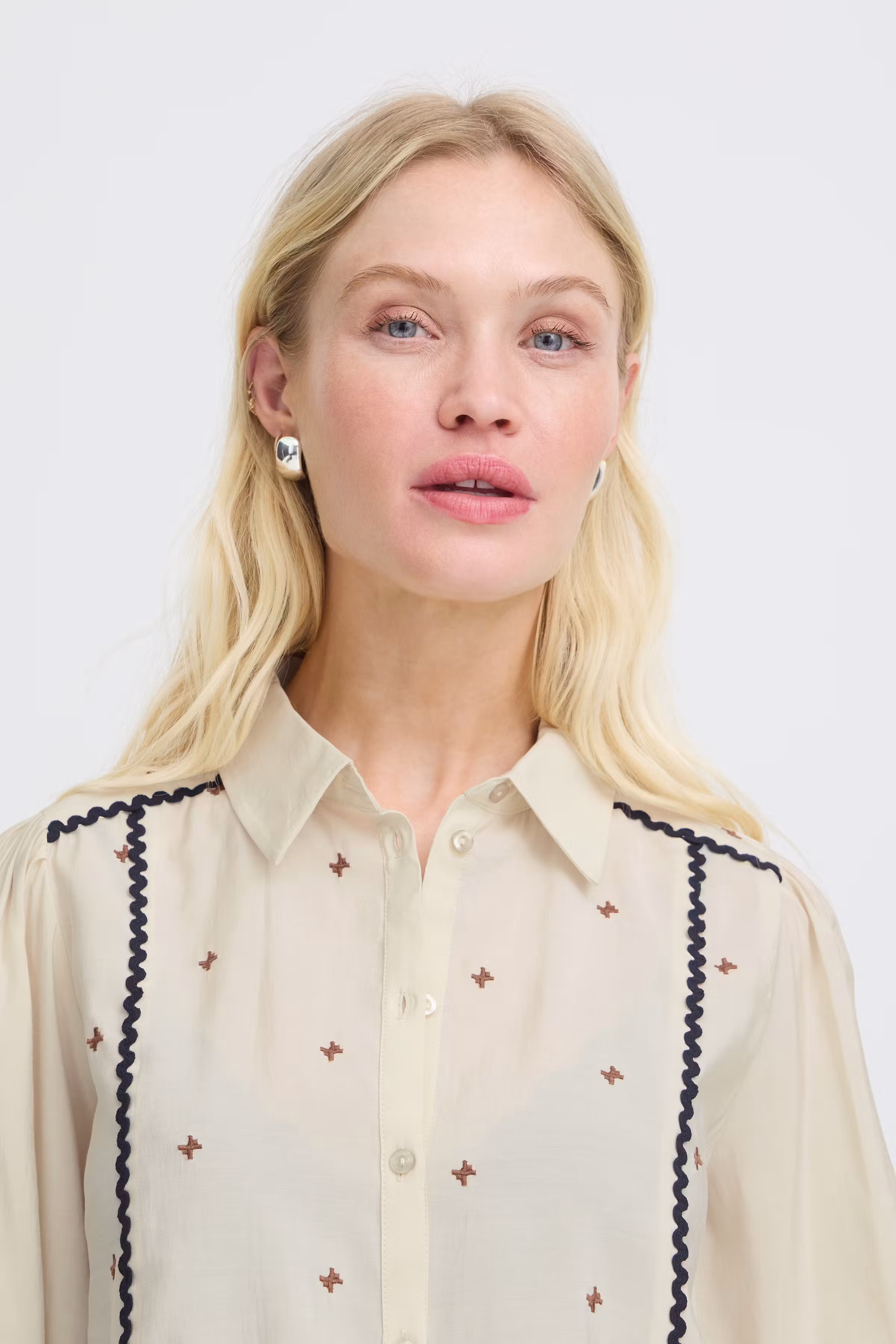 BYIRISA Overhemd LOOKBOOK DETAIL 20819226-130905
