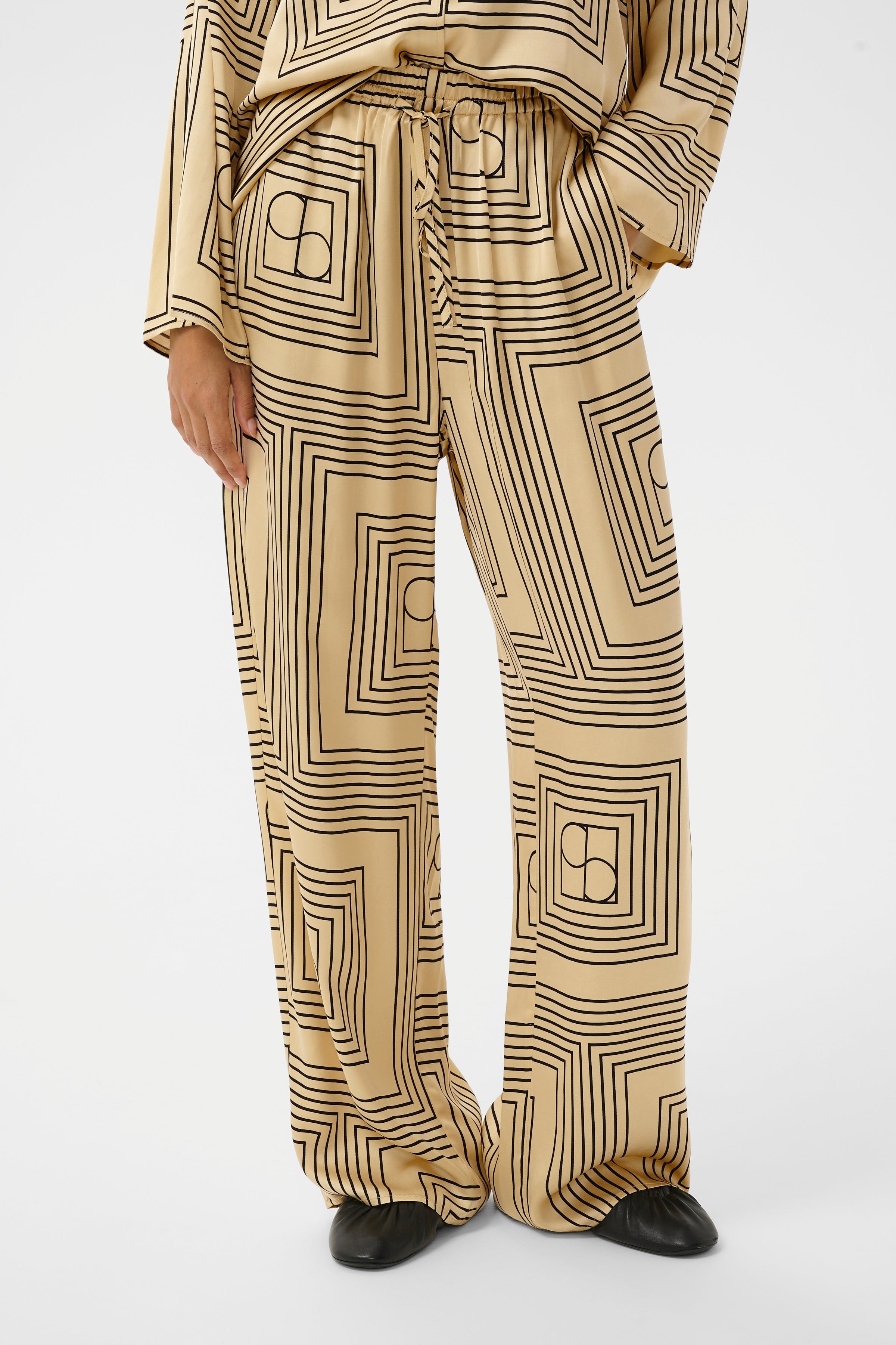 SLEvilia Bukser LOOKBOOK FRONT 30409182-305029