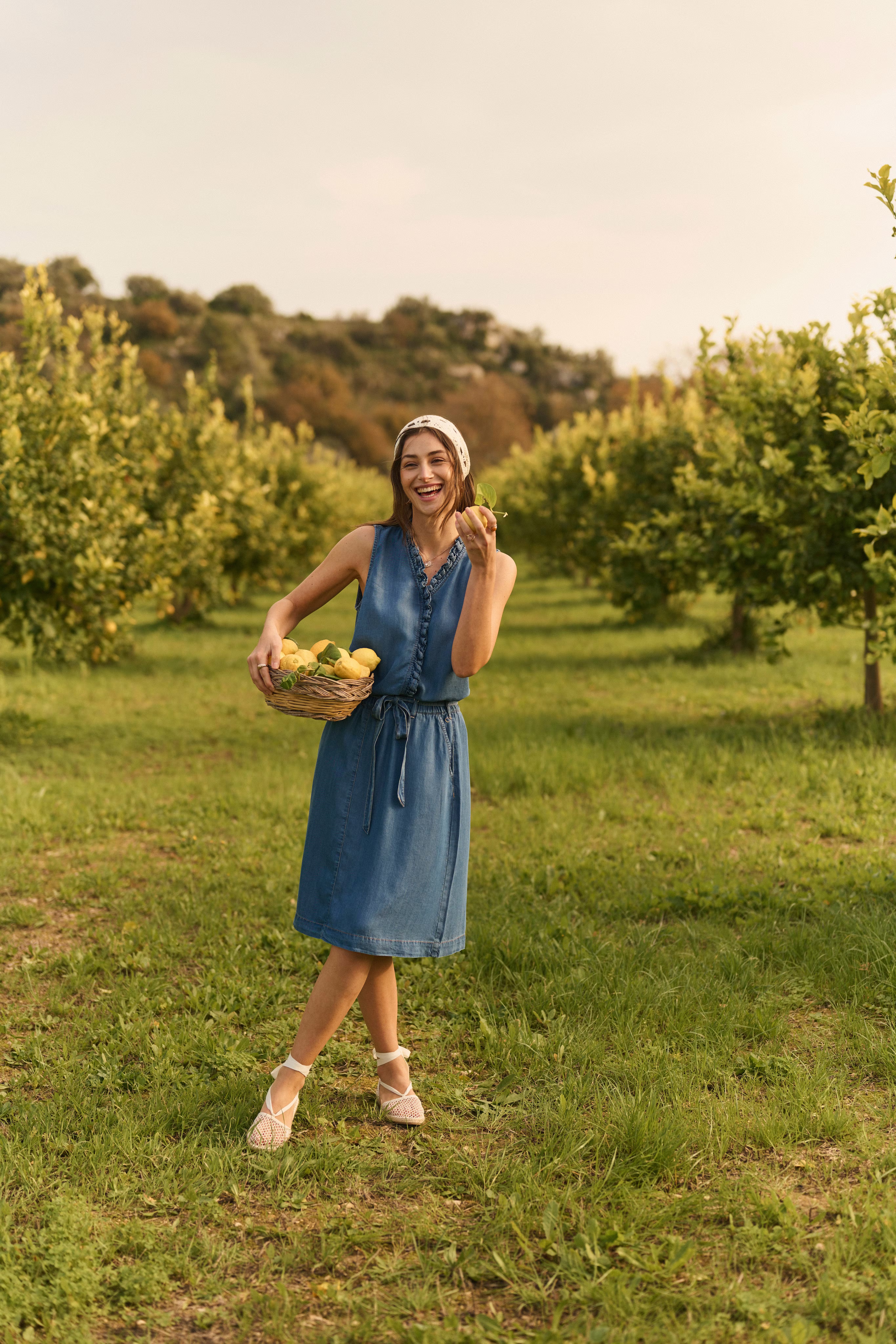 CRMolly Top LOCATION NONE 10614943-109128