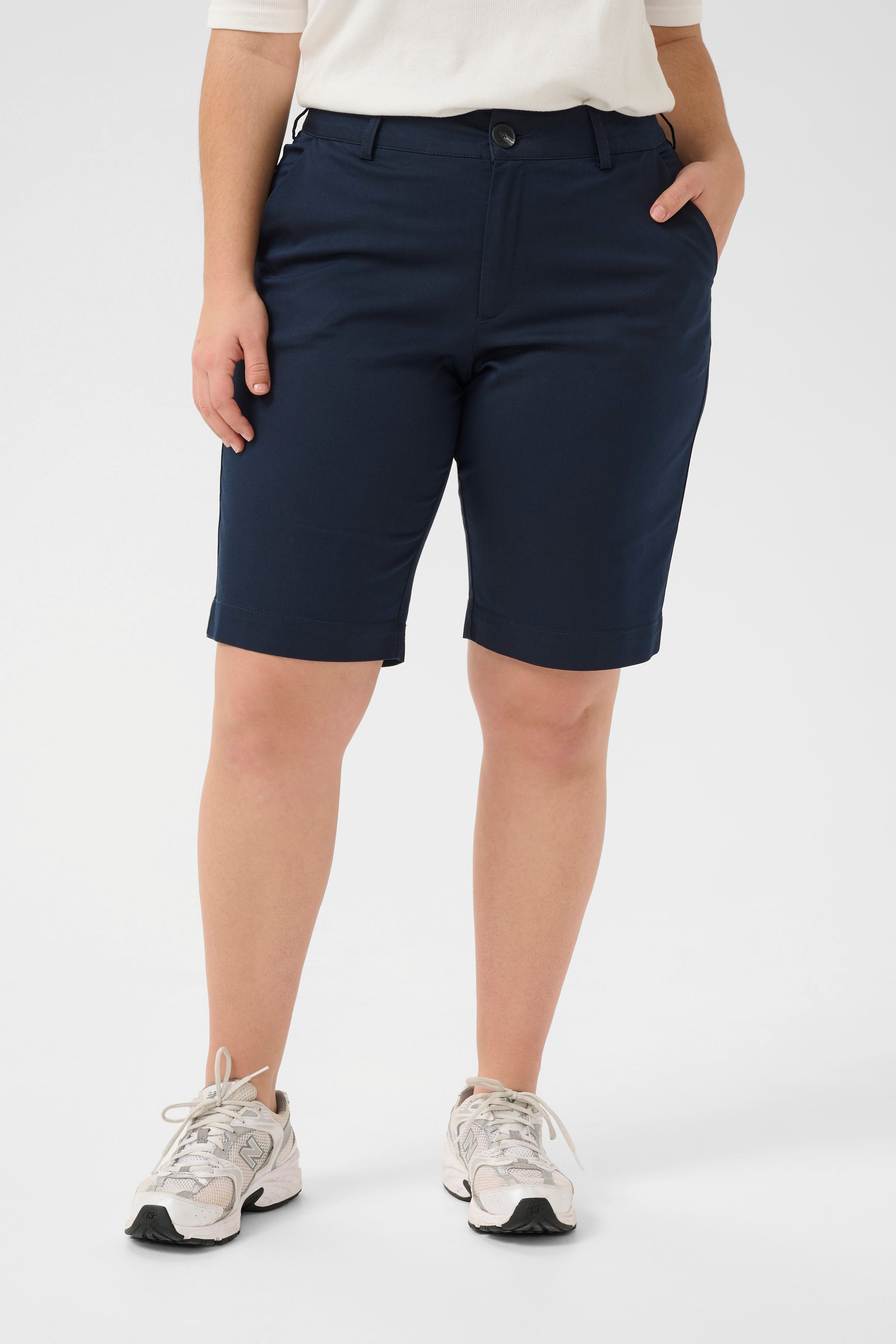 KCleana Shorts LOOKBOOK FRONT 10583285-194020