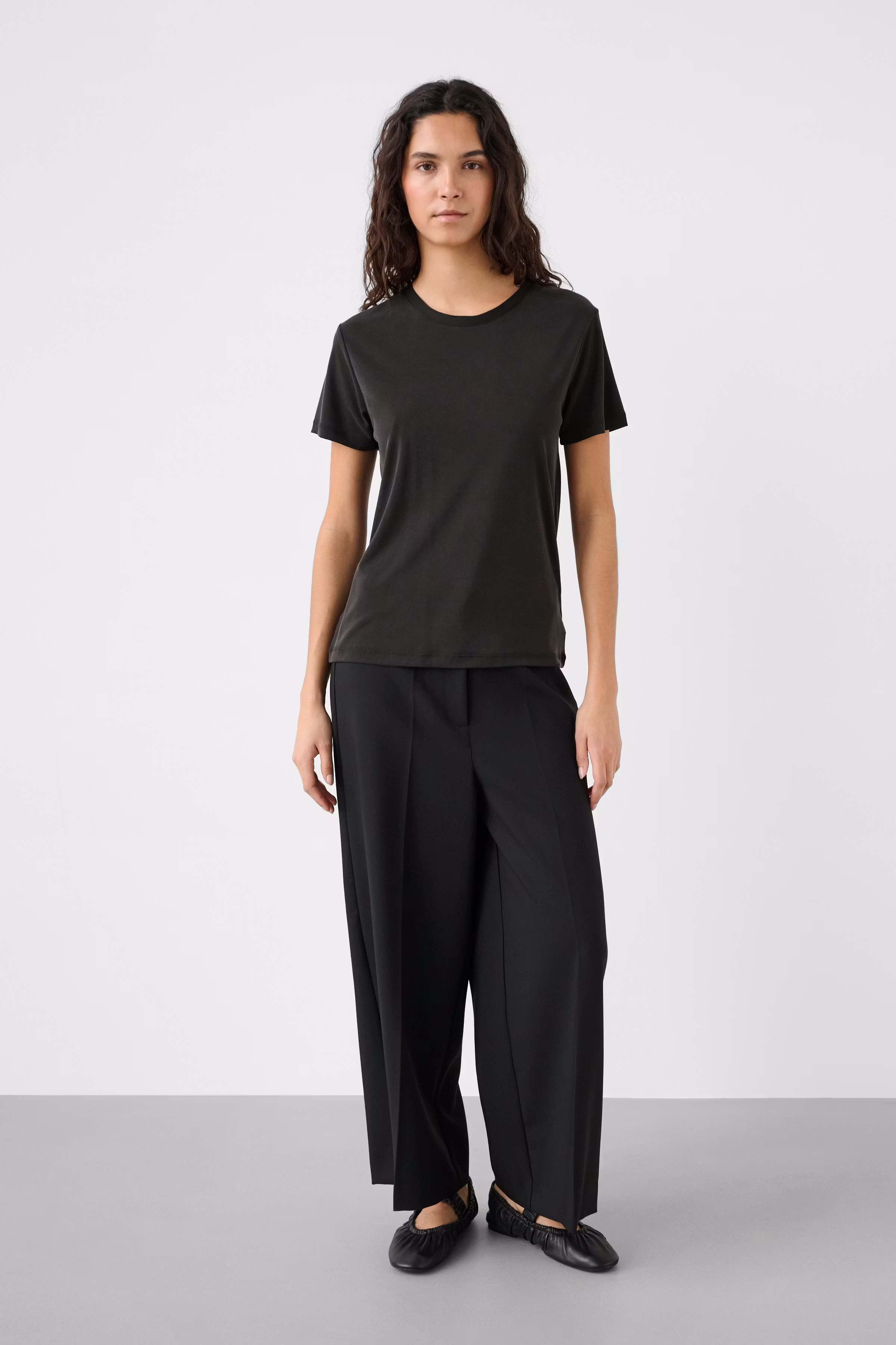 SLColumbine T-shirt LOOKBOOK FRONT 30404678-40050