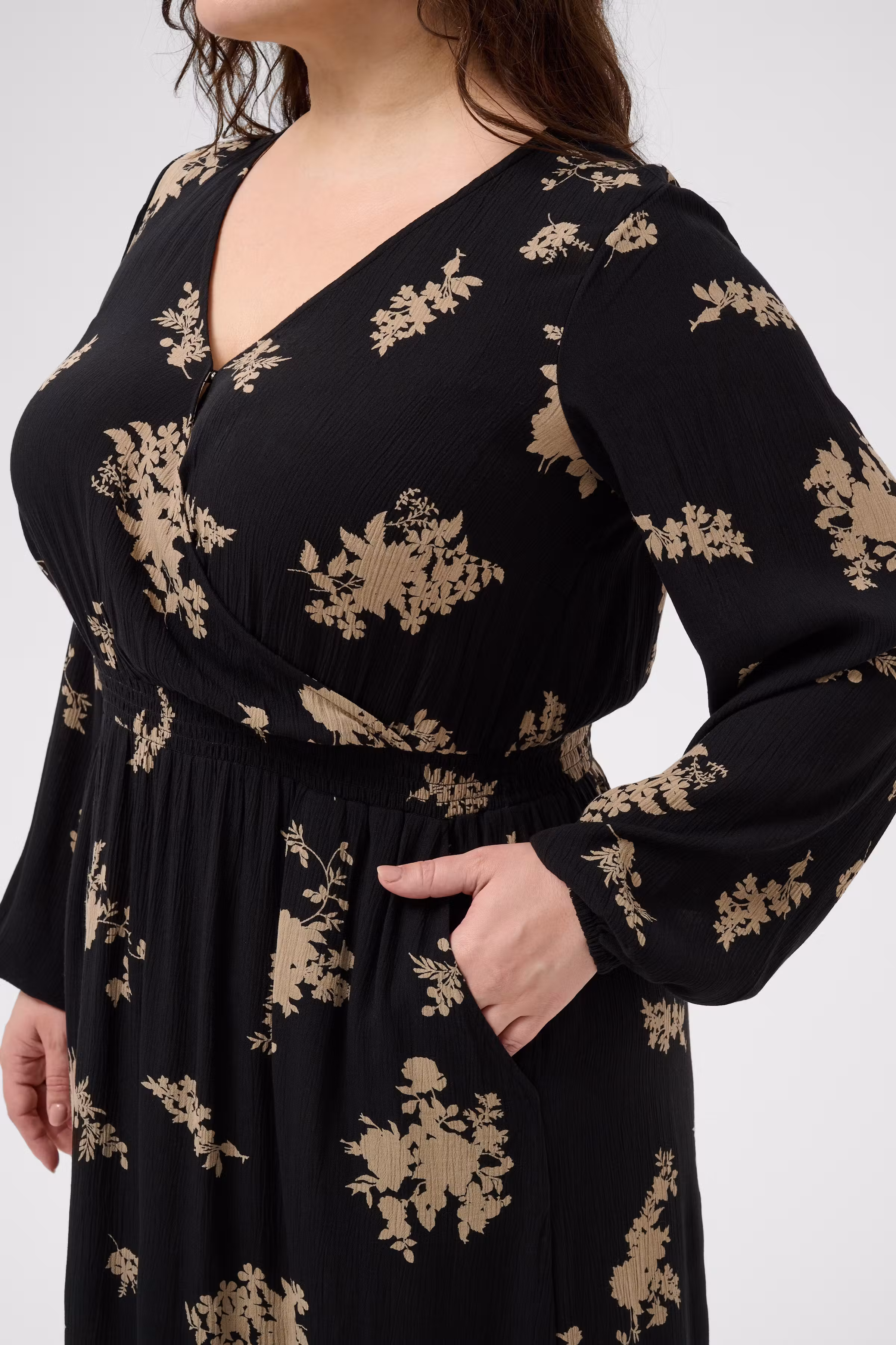 KCjenna Kleid LOOKBOOK DETAIL 10584938-106367