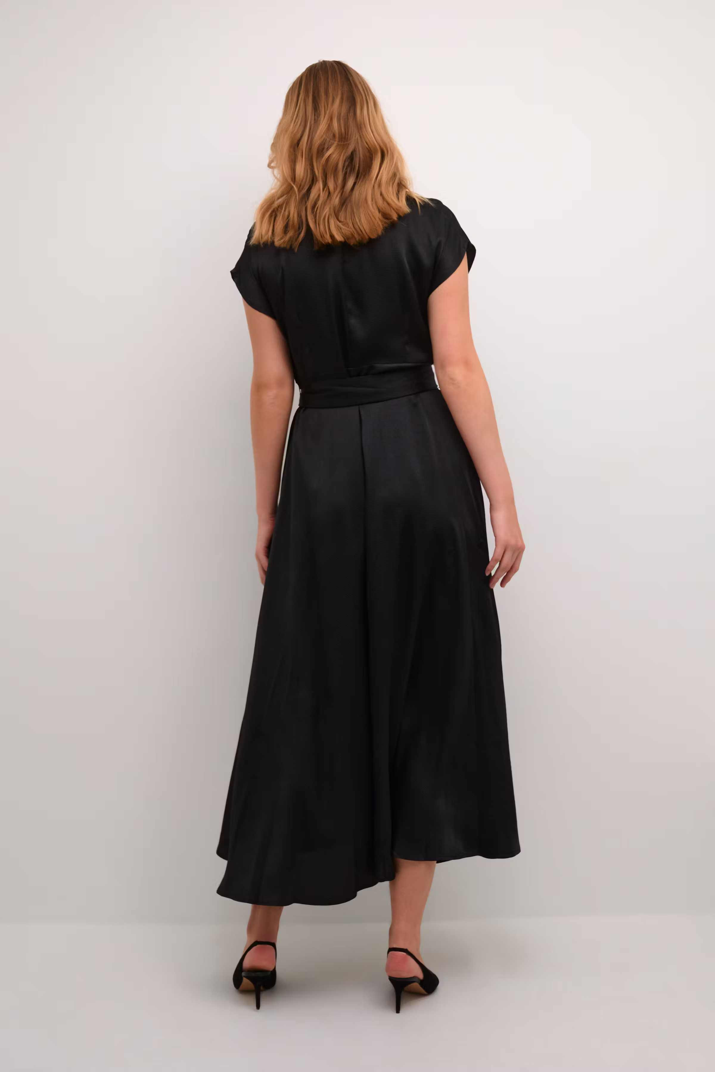 CRLoretta Kjole LOOKBOOK BACK 10610826-100120