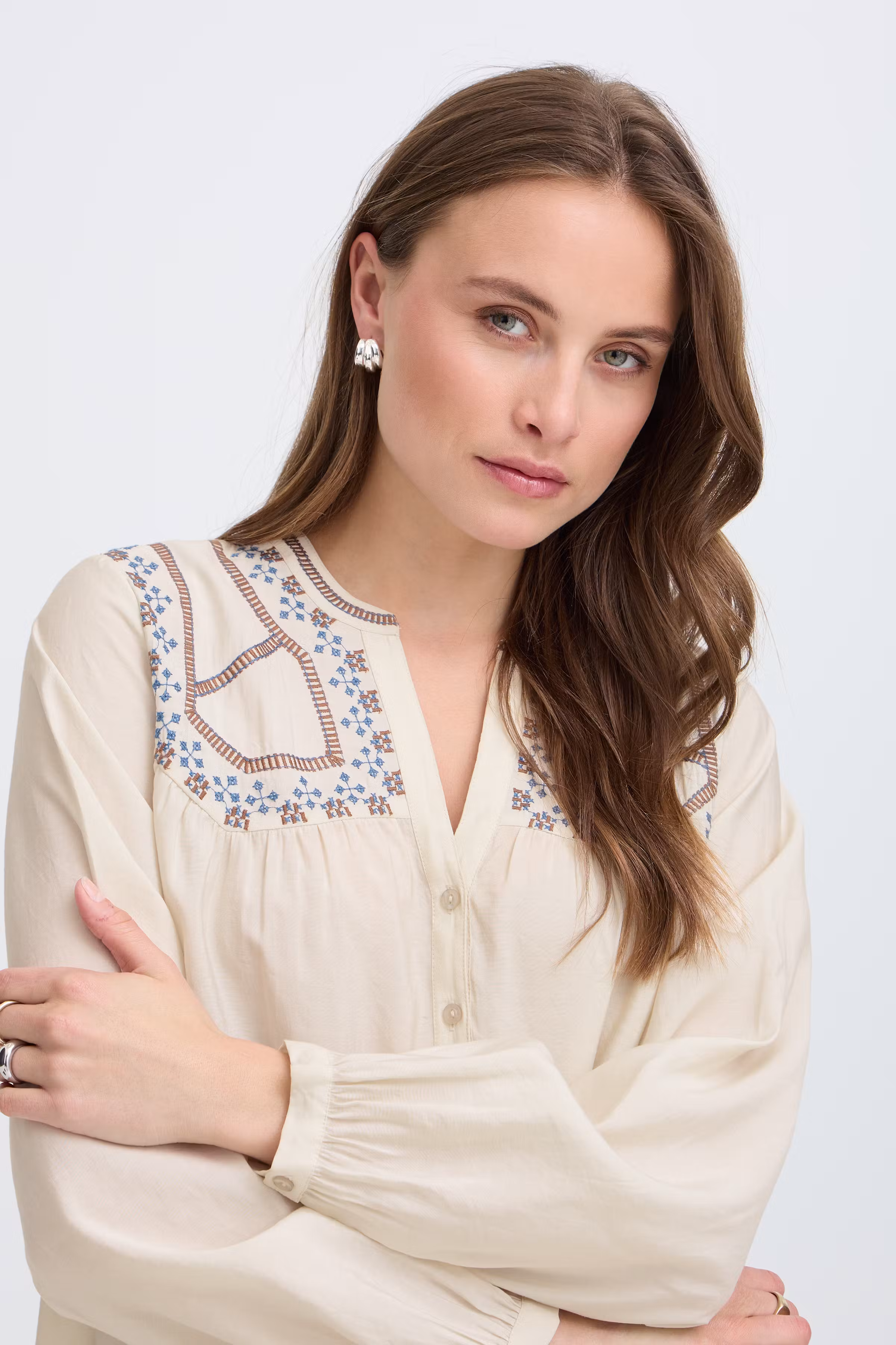 BYIRISA Blouse LOOKBOOK DETAIL 20819149-130905