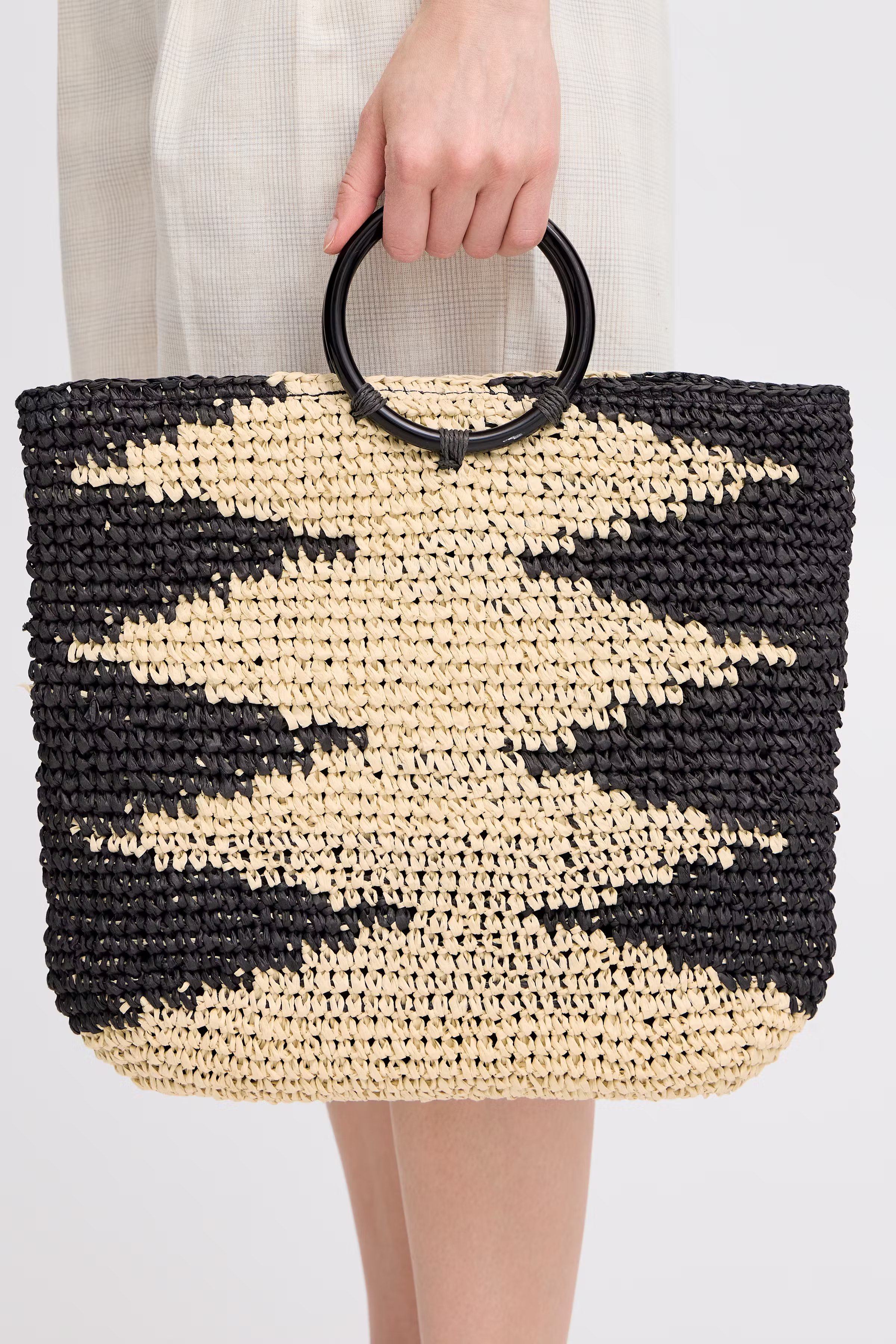 IAOLENA Tas LOOKBOOK FRONT 20123518-194008