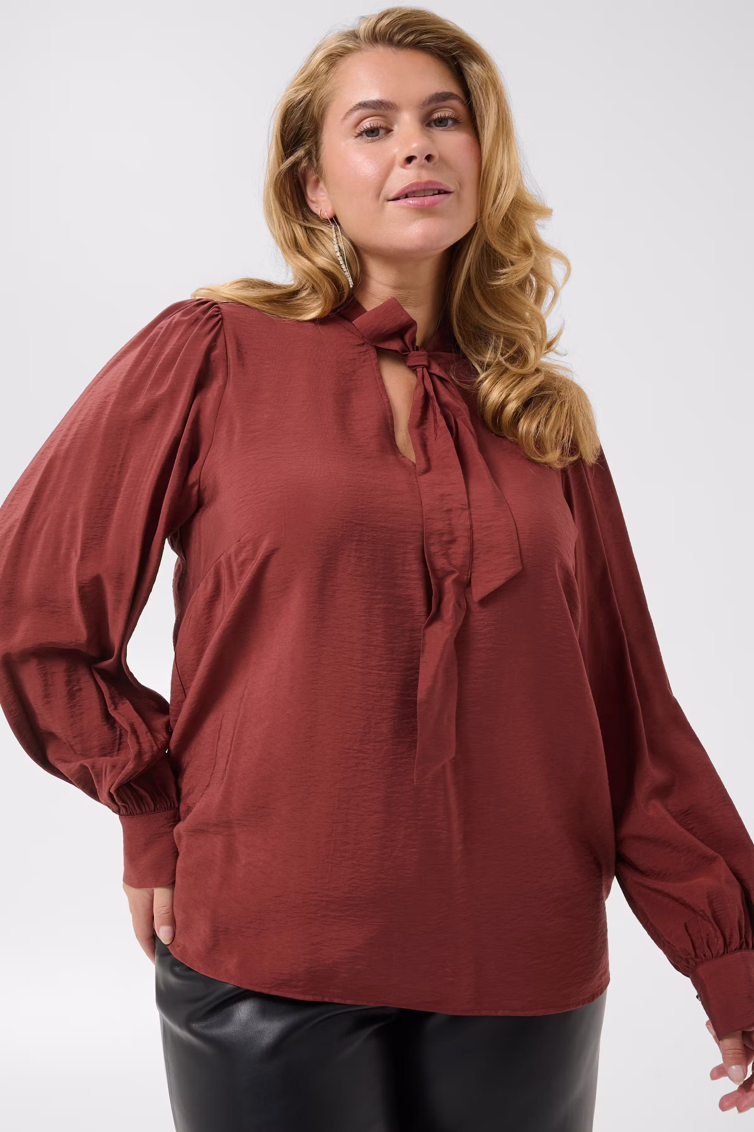 KCmariana Bluse LOOKBOOK DETAIL 10584574-191525