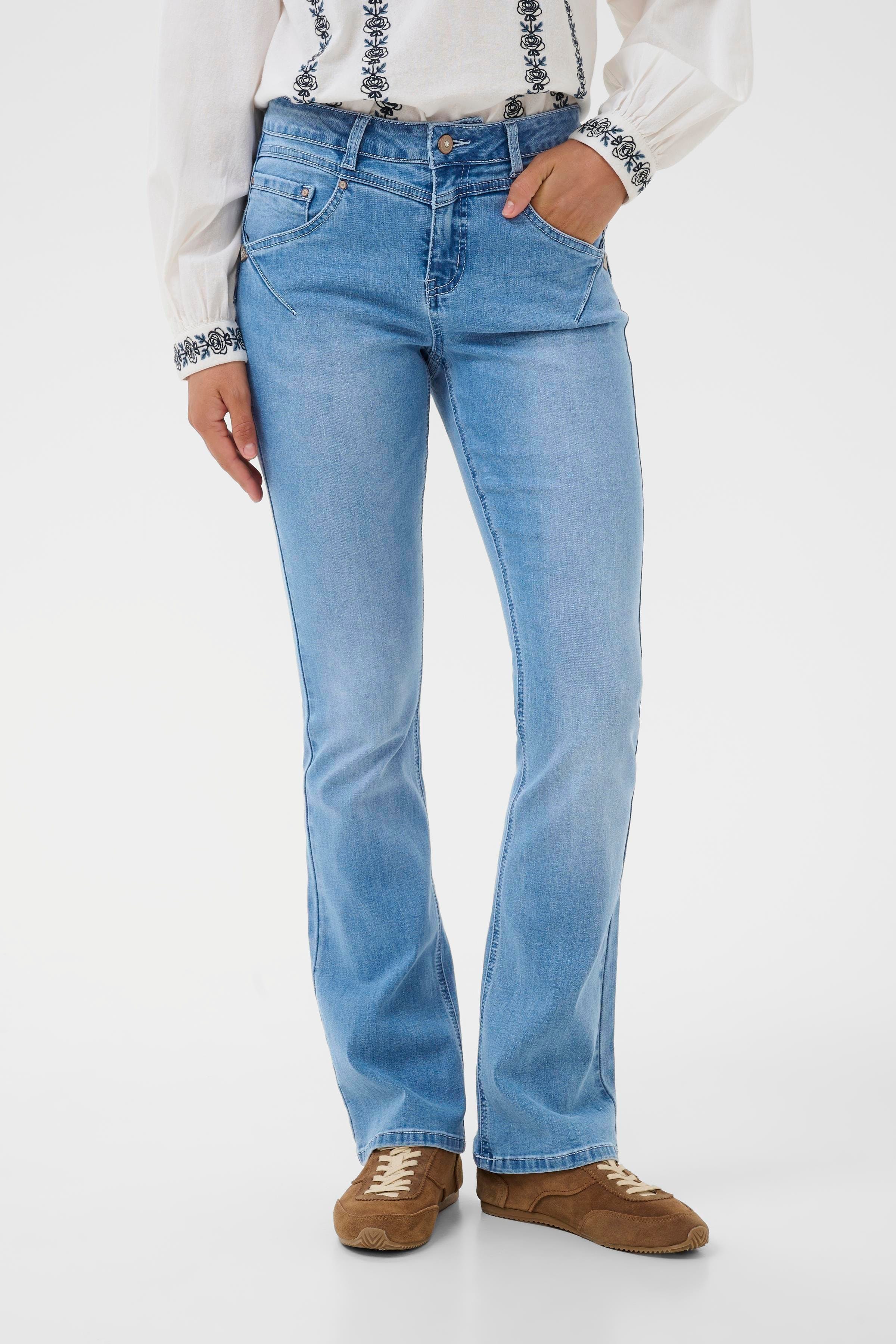 CRAmalie Bootcut Jeans LOOKBOOK FRONT 10650697-108844