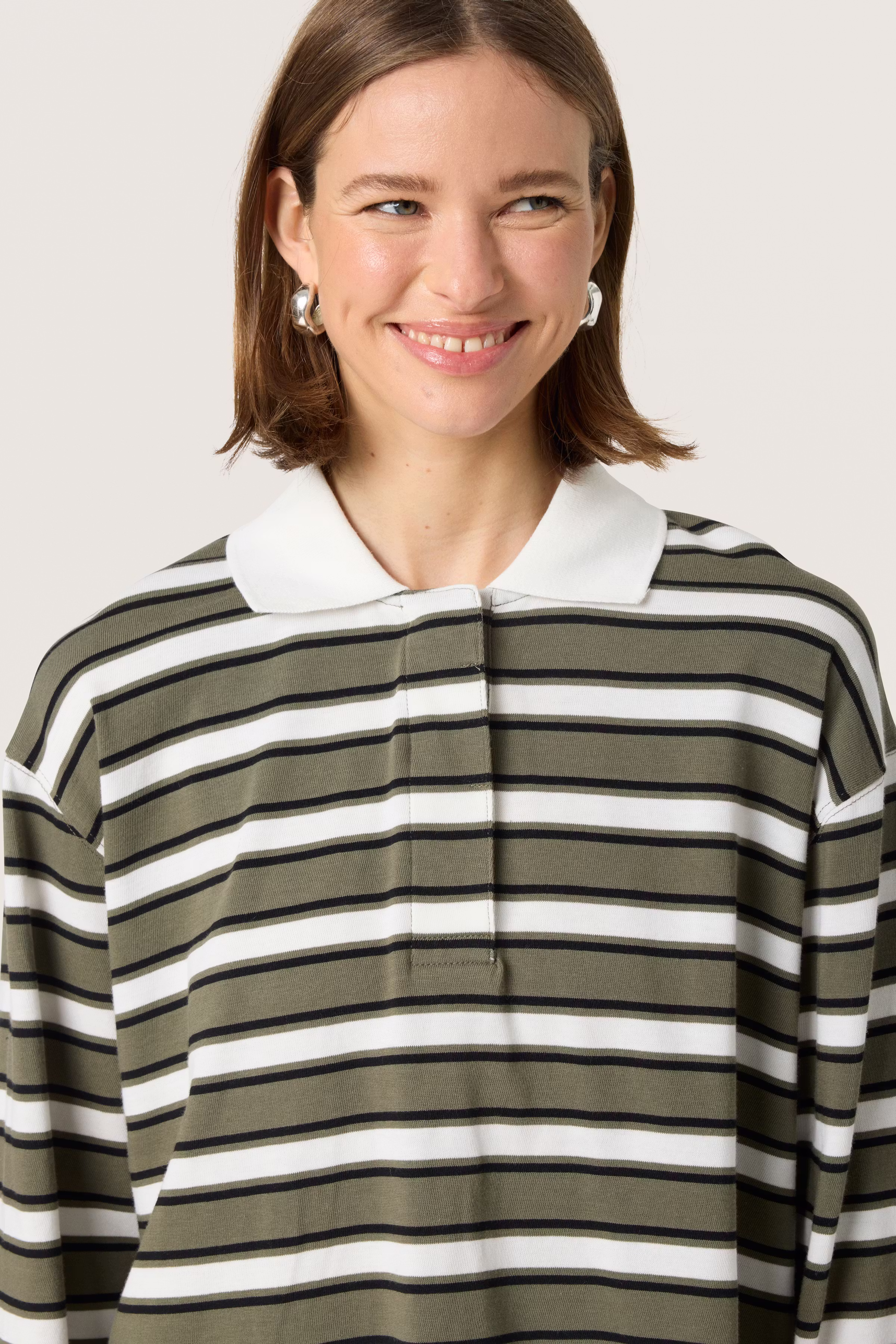 SLNeo Poloshirt LOOKBOOK DETAIL 30408420-303936