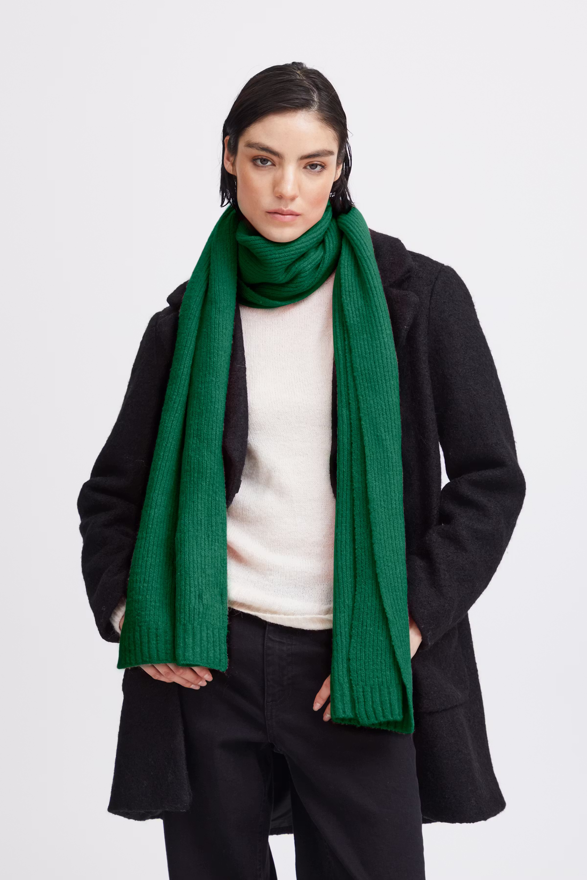 IAIVO Skjerf LOOKBOOK FRONT 20112670-185424